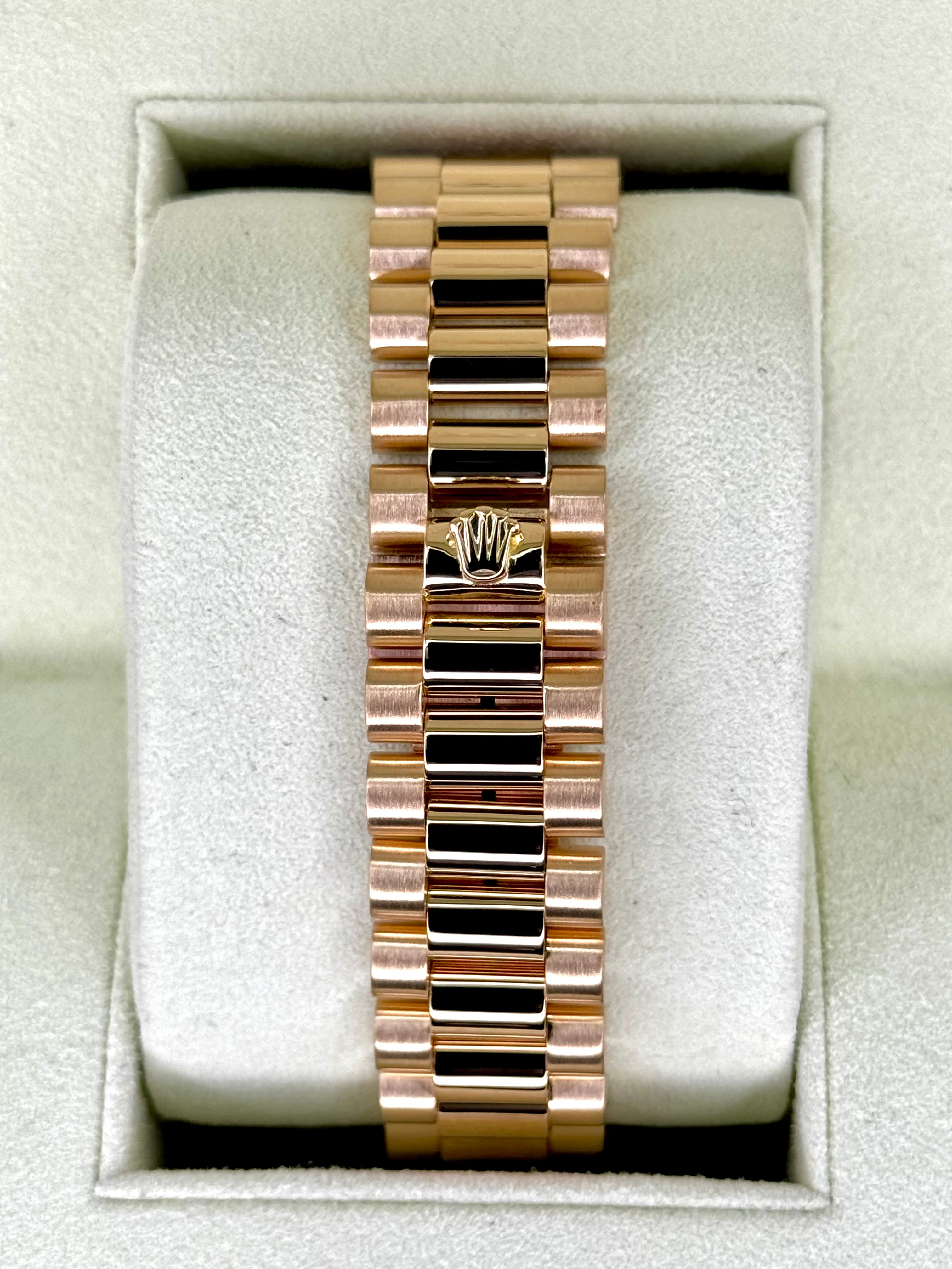 1985 Rolex Day-Date 36mm 18038 Presidential Champagne Dial - Image 2