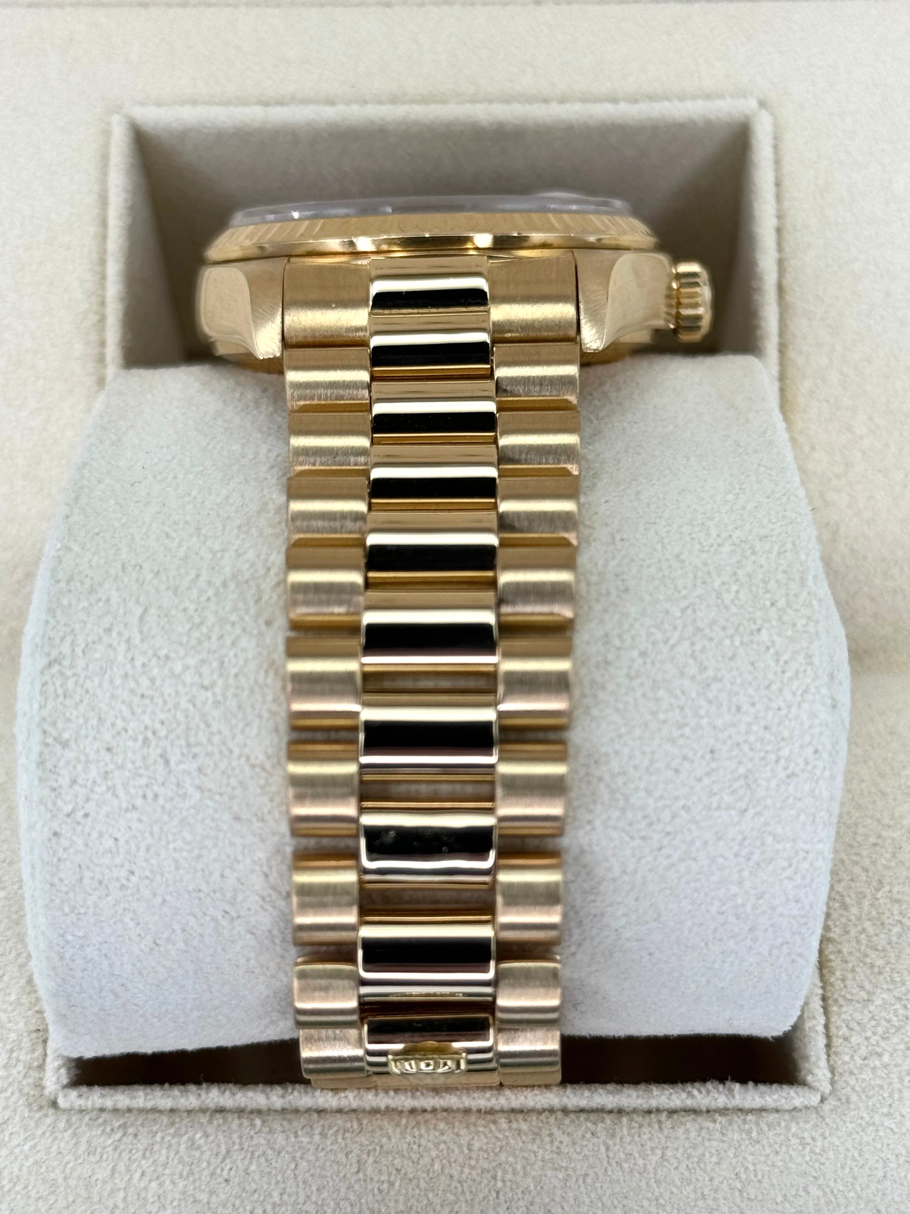 1983 Rolex Day-Date 36mm 18038 Presidential Champagne Diamond Dial - Image 3