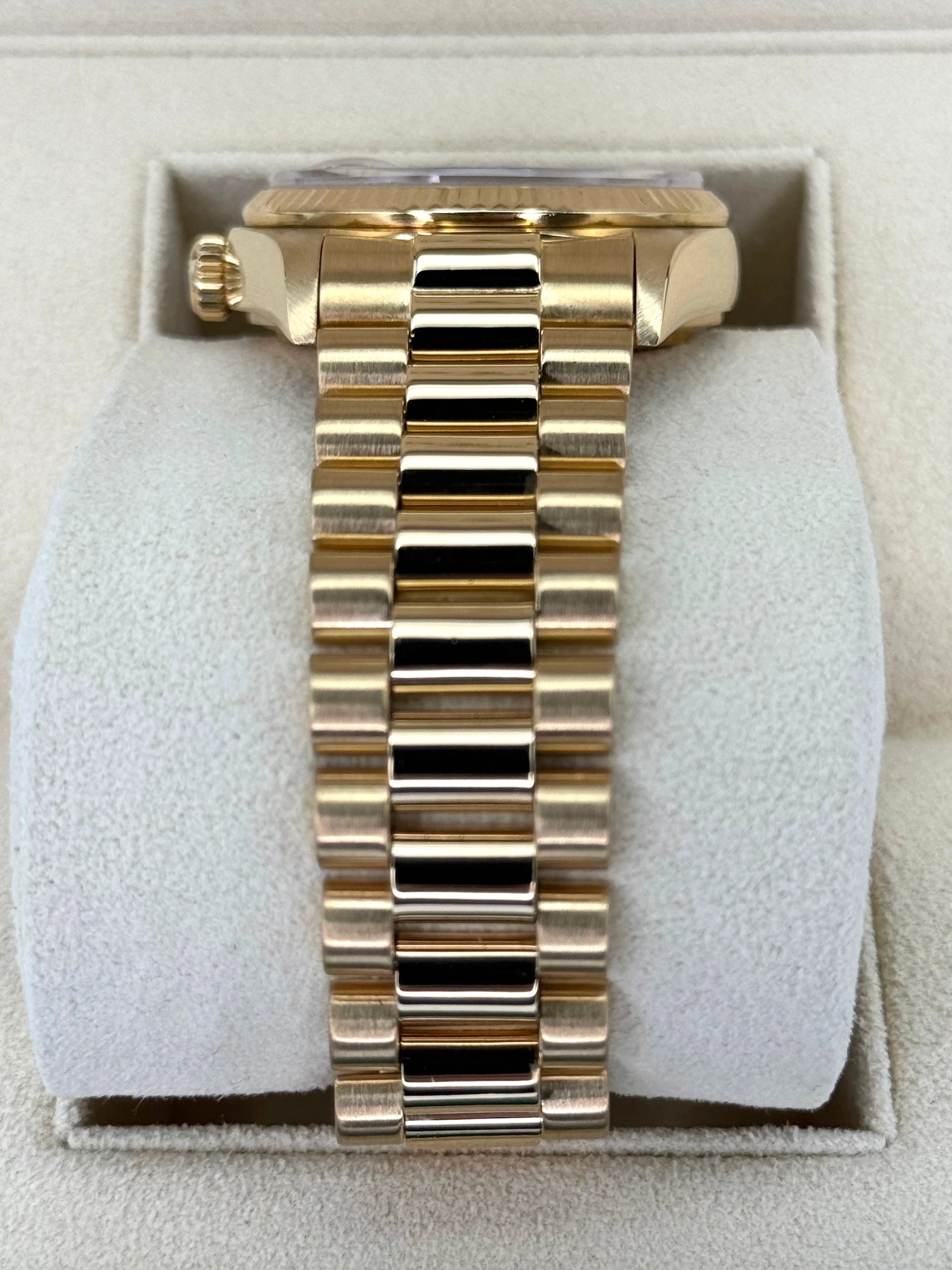 1983 Rolex Day-Date 36mm 18038 Presidential Champagne Diamond Dial - Image 4