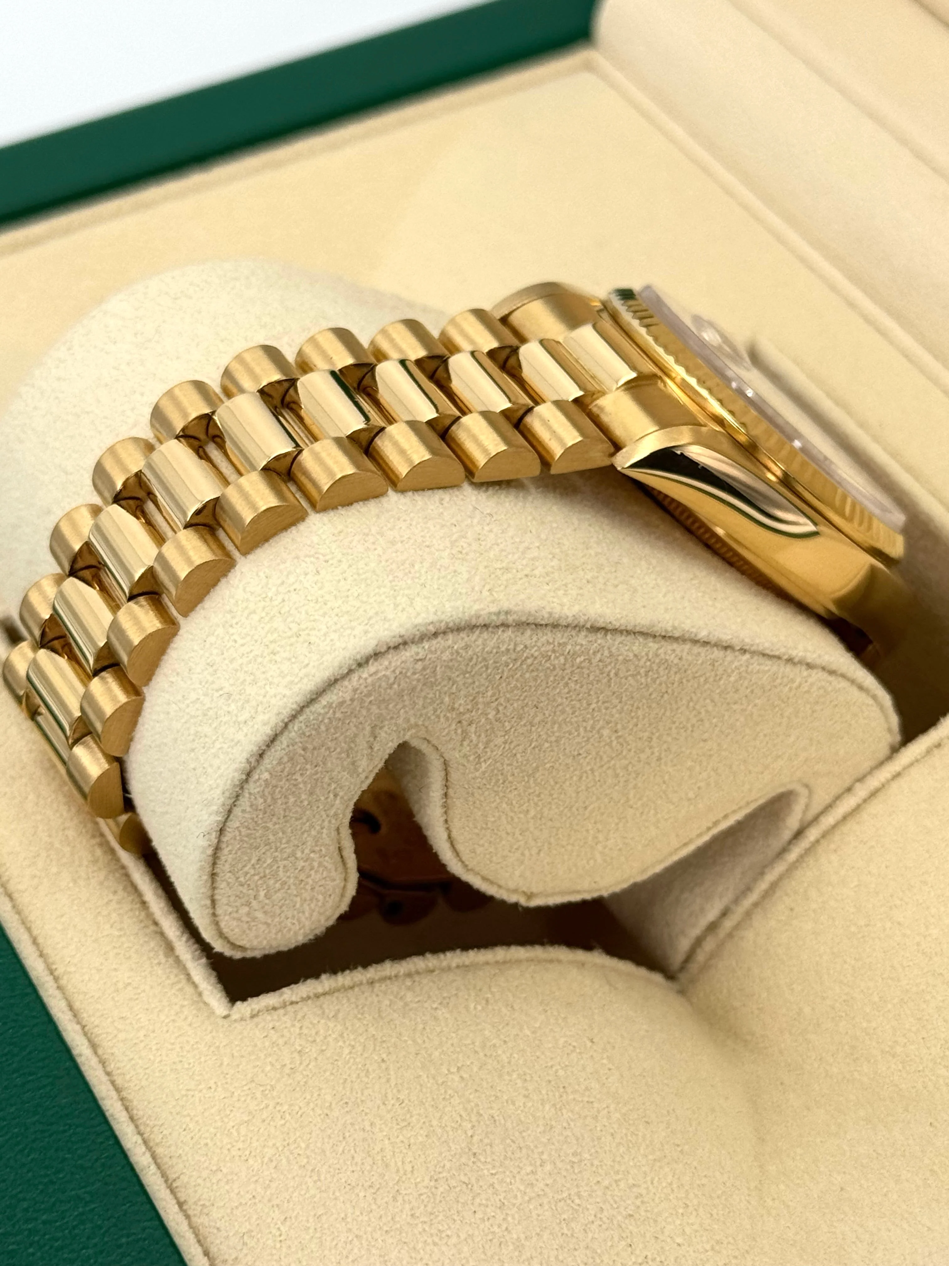 1983 Rolex Day-Date 36mm 18038 Presidential Champagne Diamond Dial - Image 7