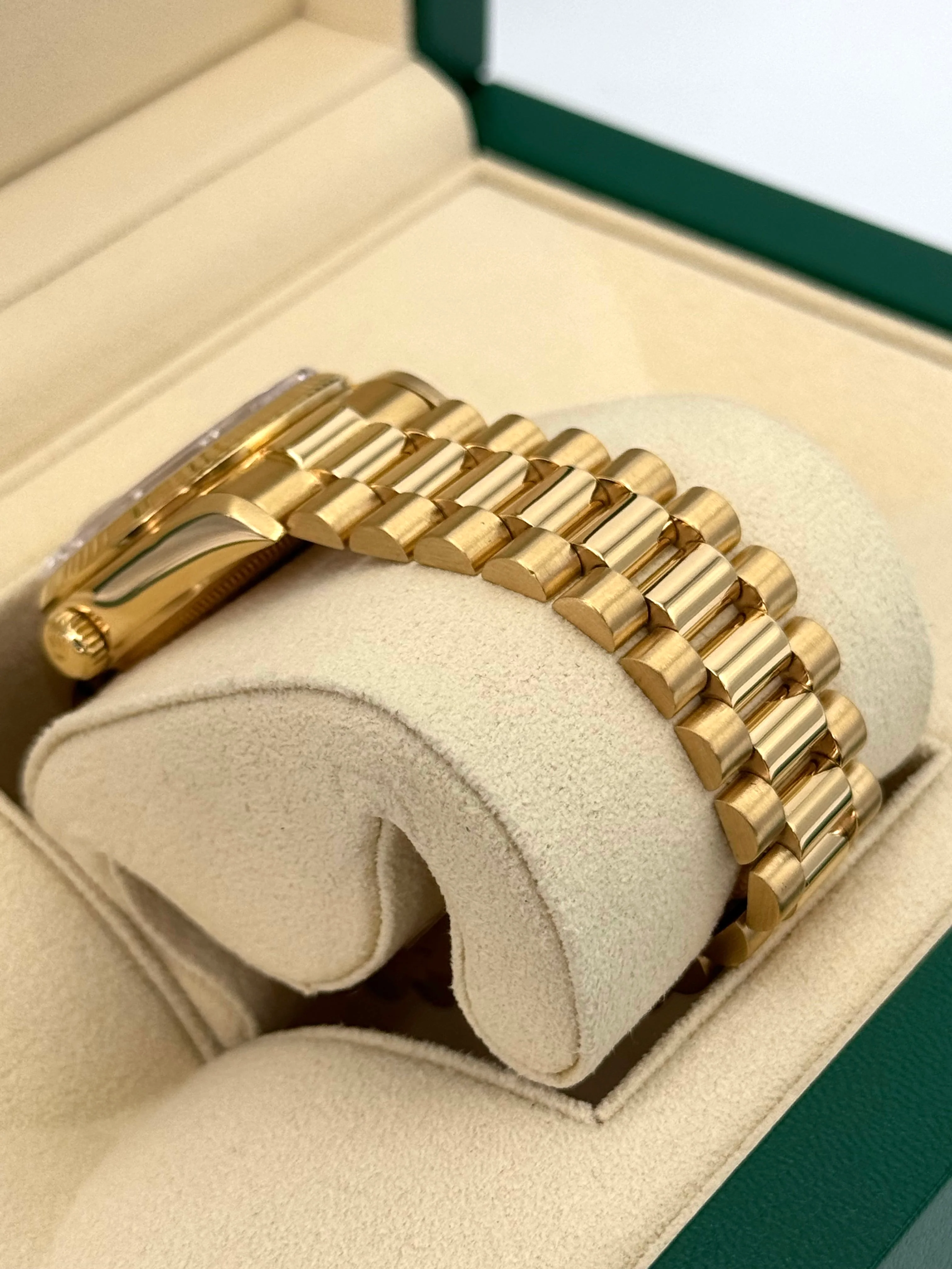 1983 Rolex Day-Date 36mm 18038 Presidential Champagne Diamond Dial - Image 8