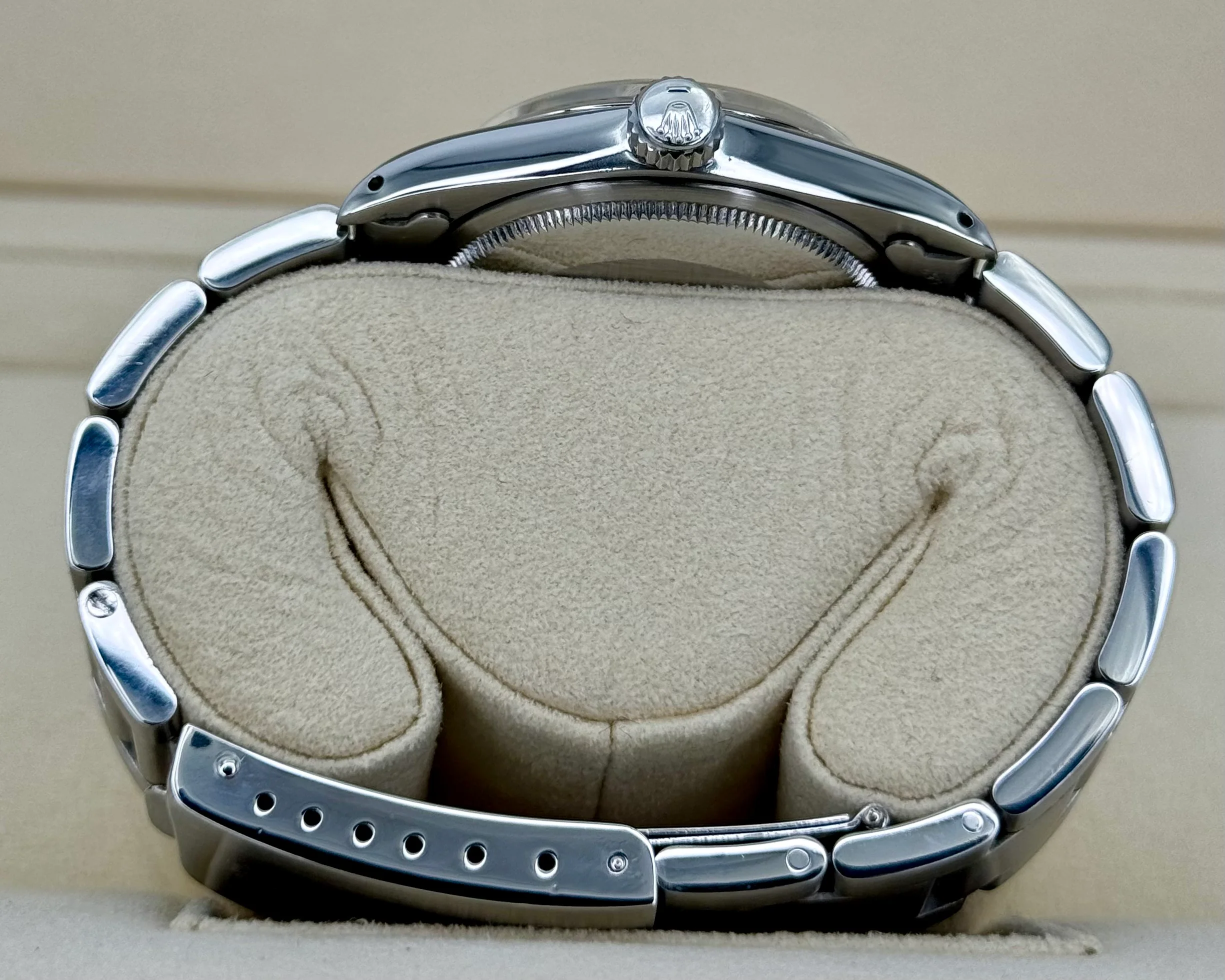 1983 Rolex Oyster Perpetual Date 34mm 1500 Stainless Steel Silver Dial - Image 9