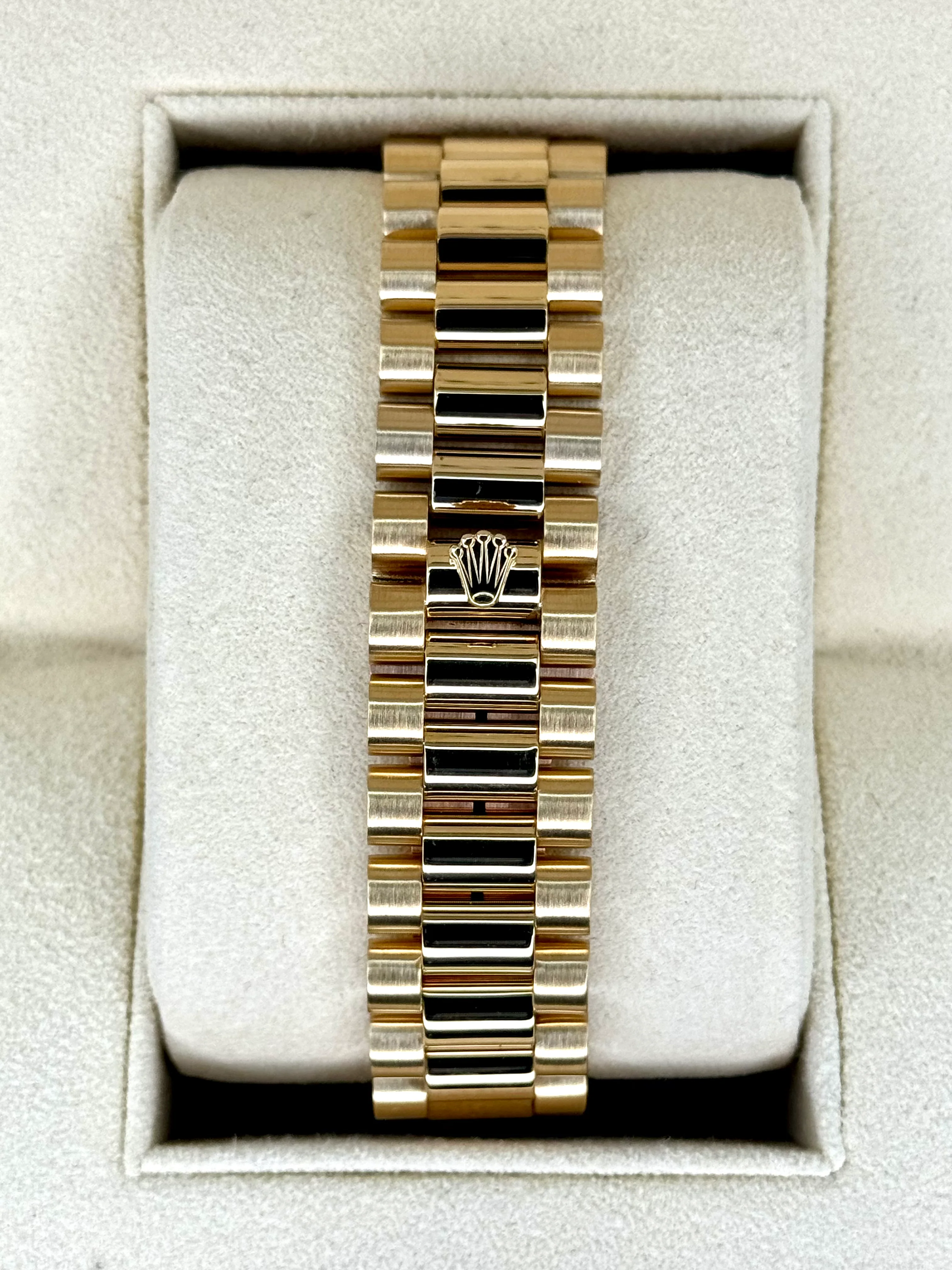 1987 Rolex Day-Date 36mm 18038 Presidential Champagne Diamond Dial - Image 2