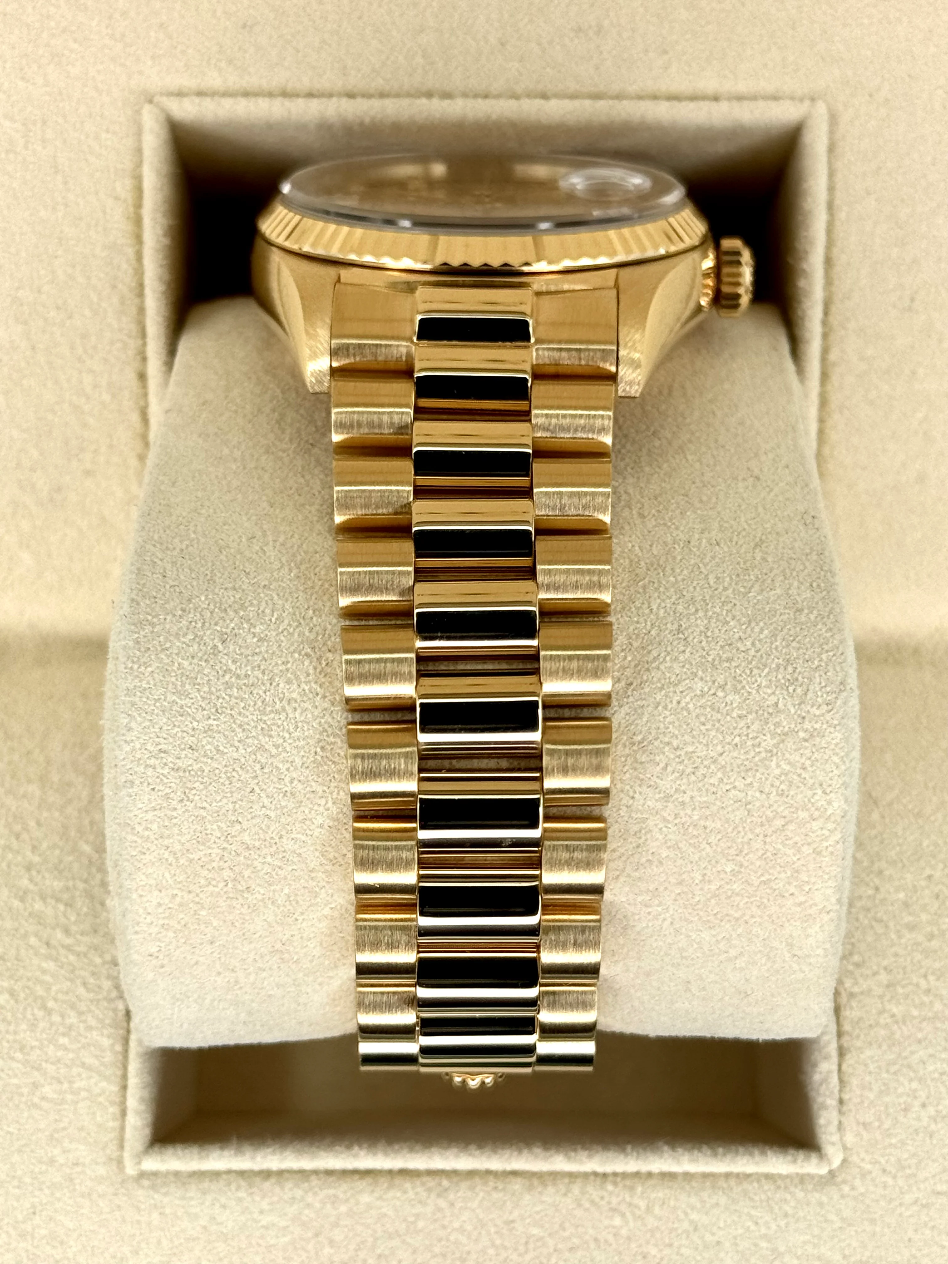 1987 Rolex Day-Date 36mm 18038 Presidential Champagne Diamond Dial - Image 3