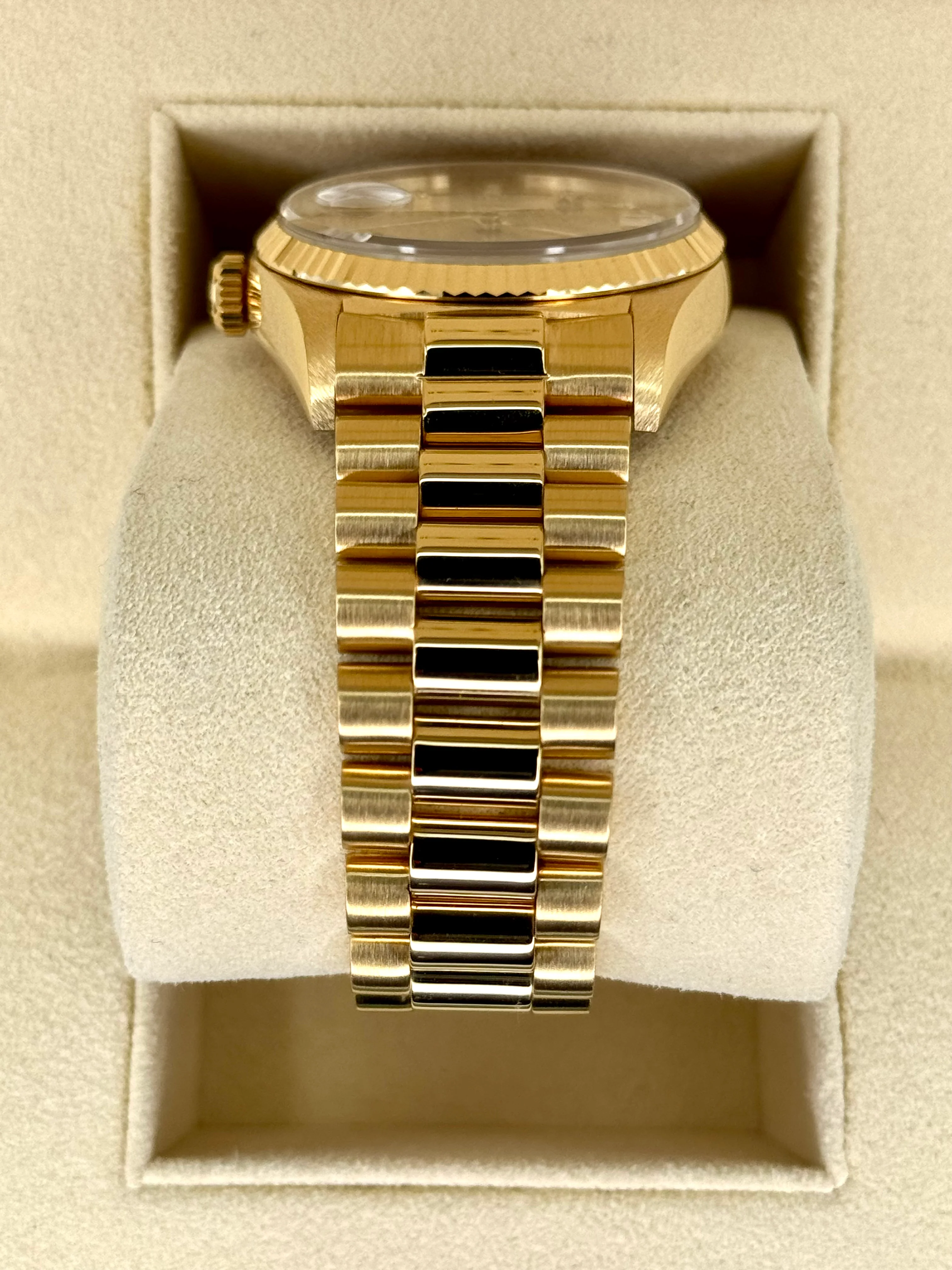 1987 Rolex Day-Date 36mm 18038 Presidential Champagne Diamond Dial - Image 4