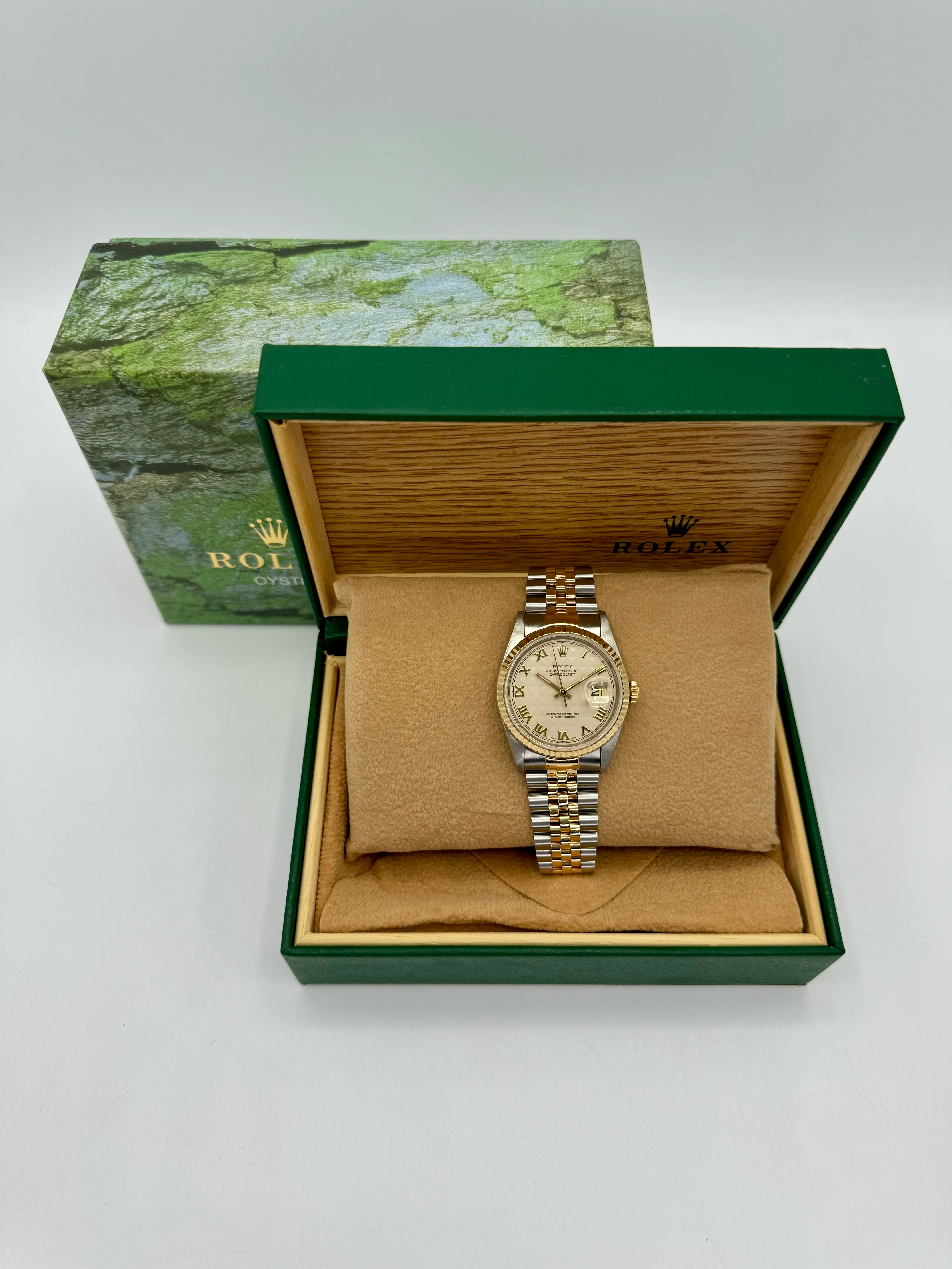 Rolex Datejust 36mm 16233 Two-Tone Jubilee Roman Numeral Pyramid Dial - Image 11