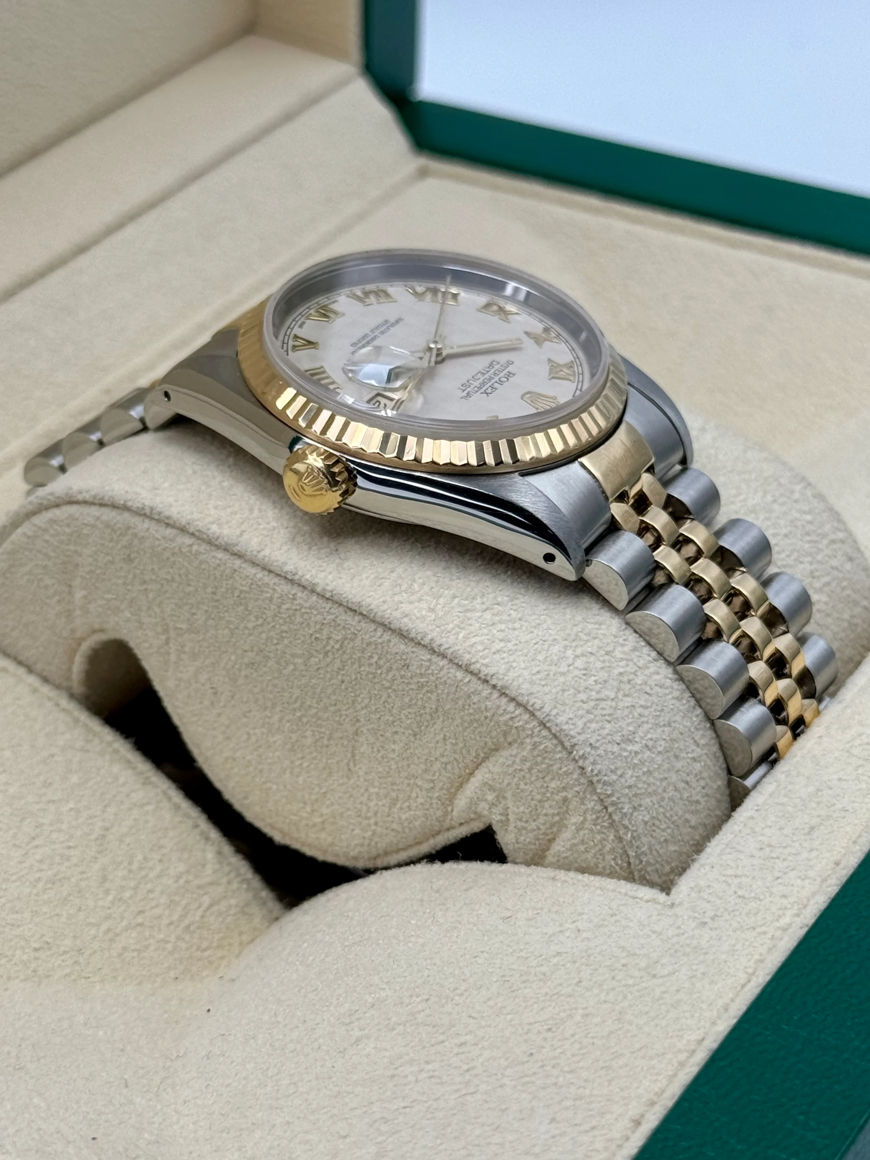Rolex Datejust 36mm 16233 Two-Tone Jubilee Roman Numeral Pyramid Dial - Image 8