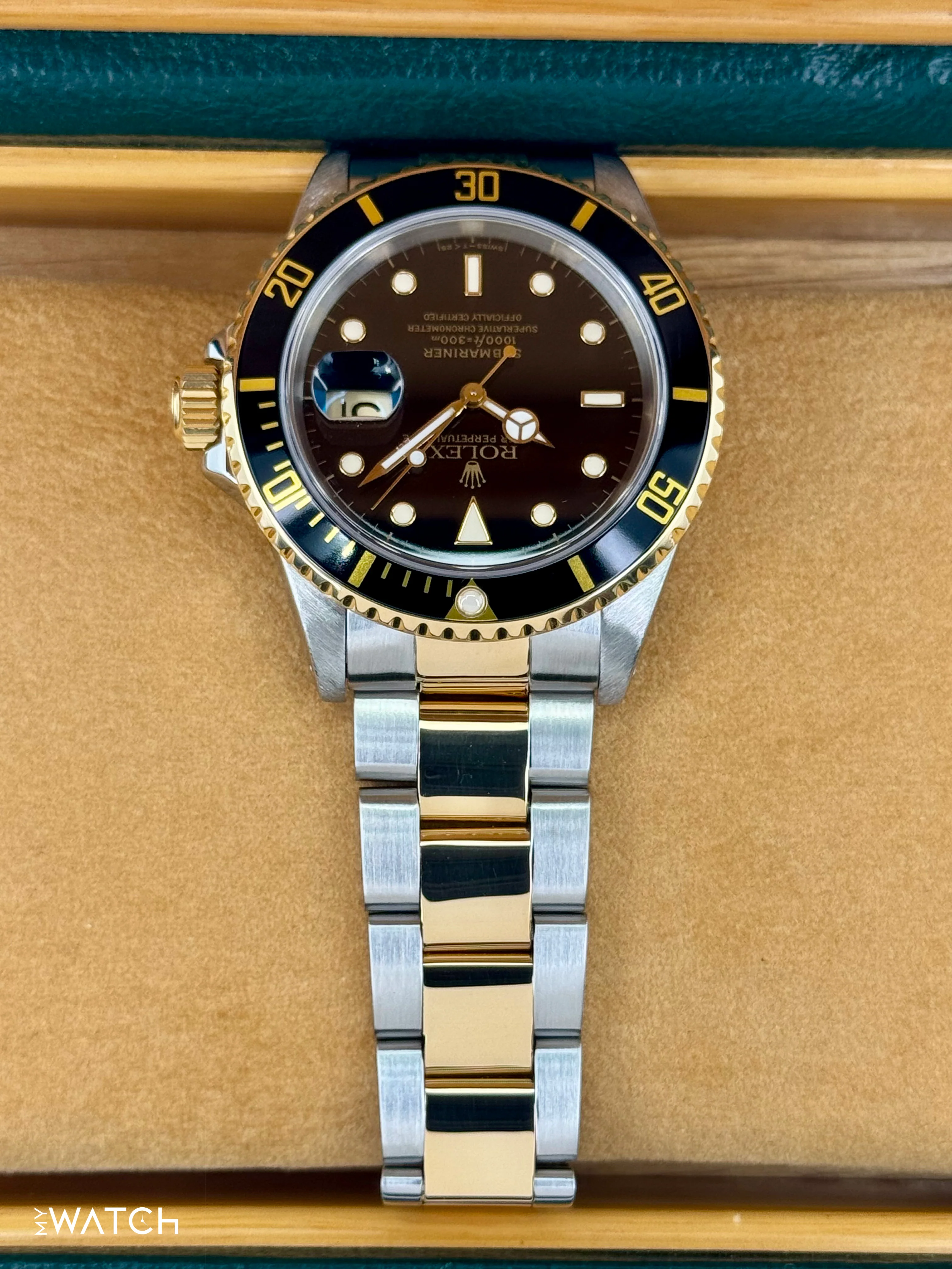 1991 Rolex Submariner 40mm 16613LN Two-Tone Black Dial - Image 4