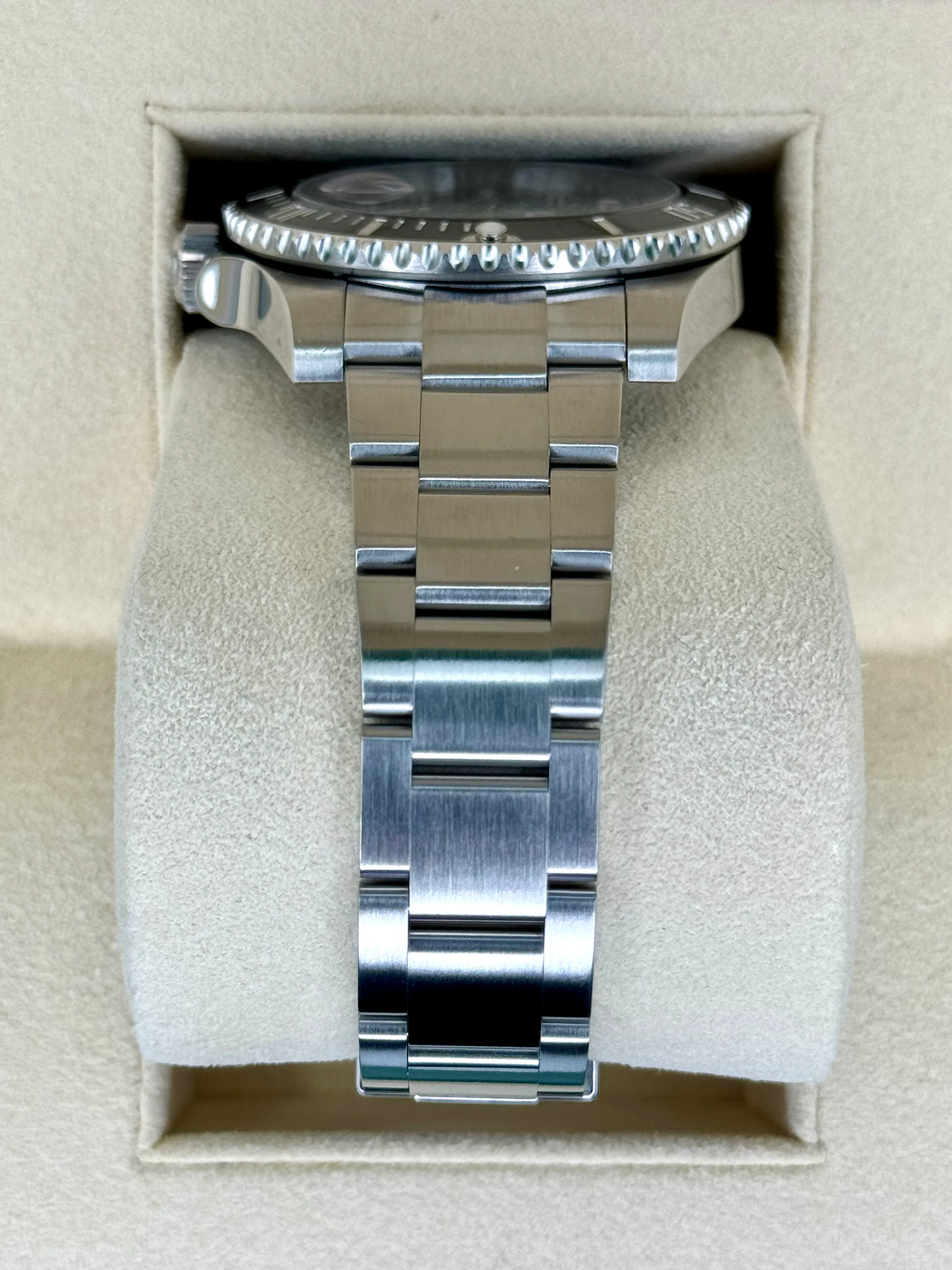 Rolex Submariner 40mm 116610LN Stainless Steel Black Dial - Image 4