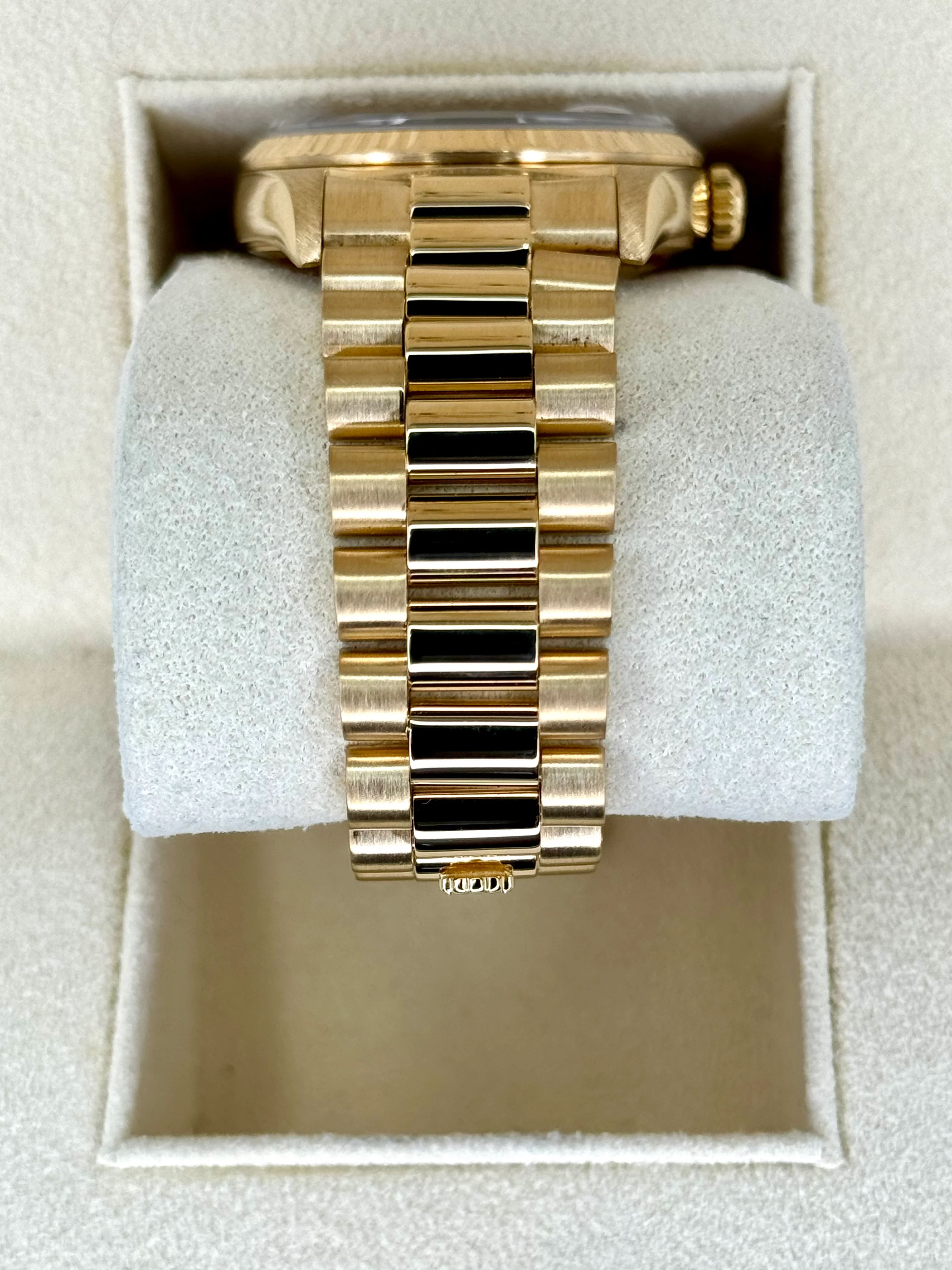 1995 Rolex Day-Date 36mm 18238 Presidential Champagne Dial - Image 3