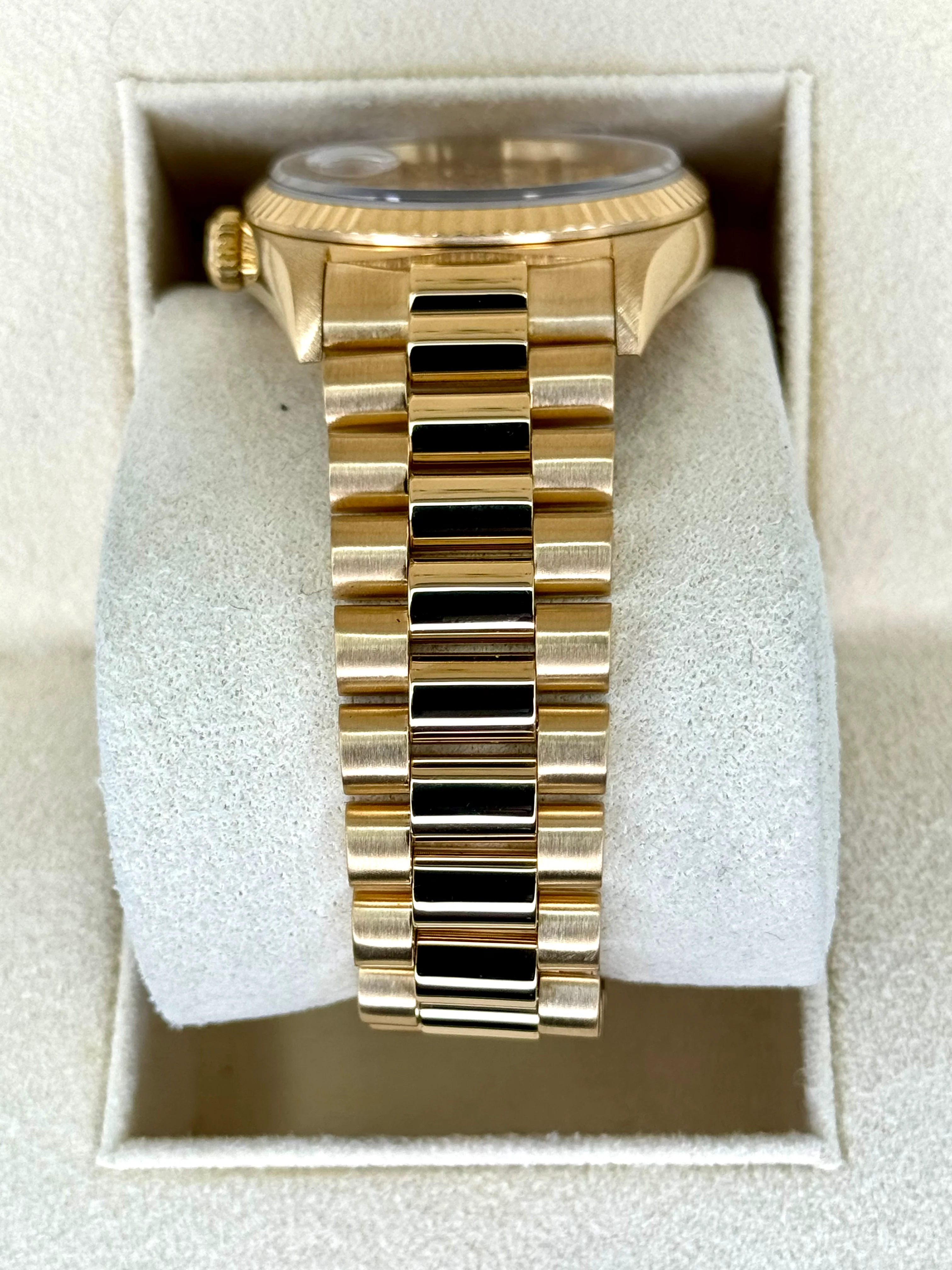 1995 Rolex Day-Date 36mm 18238 Presidential Champagne Dial - Image 4