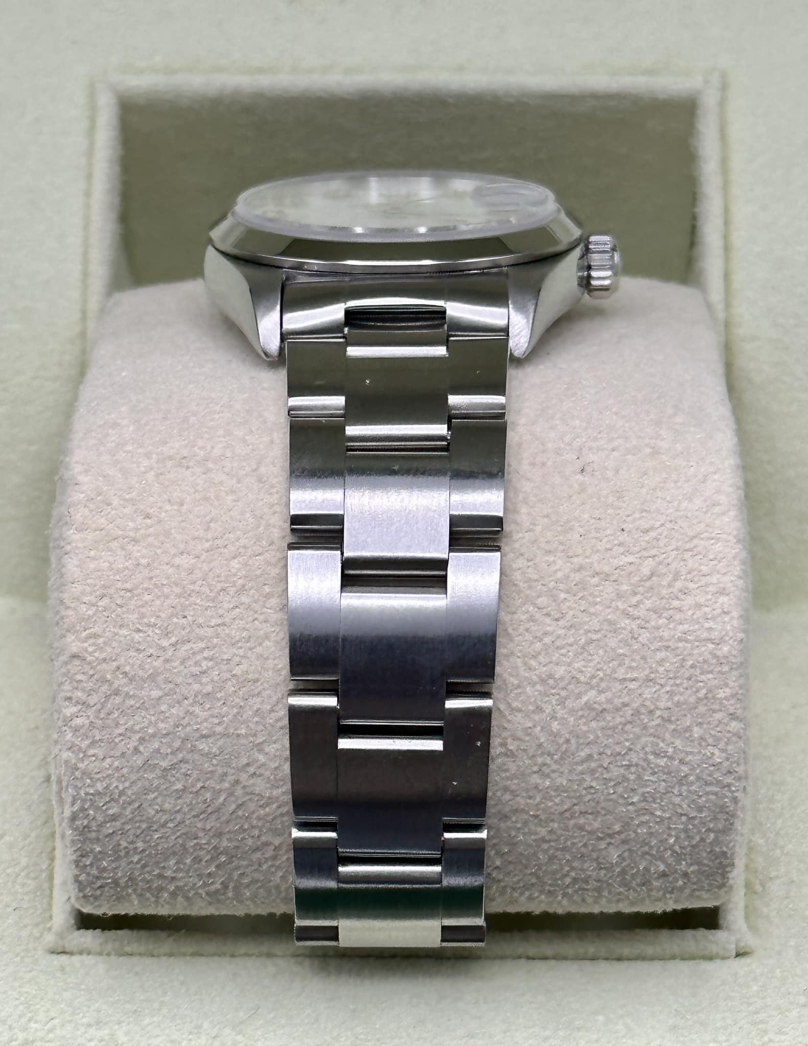 Rolex Ladies Datejust 31mm 68240 Oyster Mother of Pearl Diamond Dial - Image 4