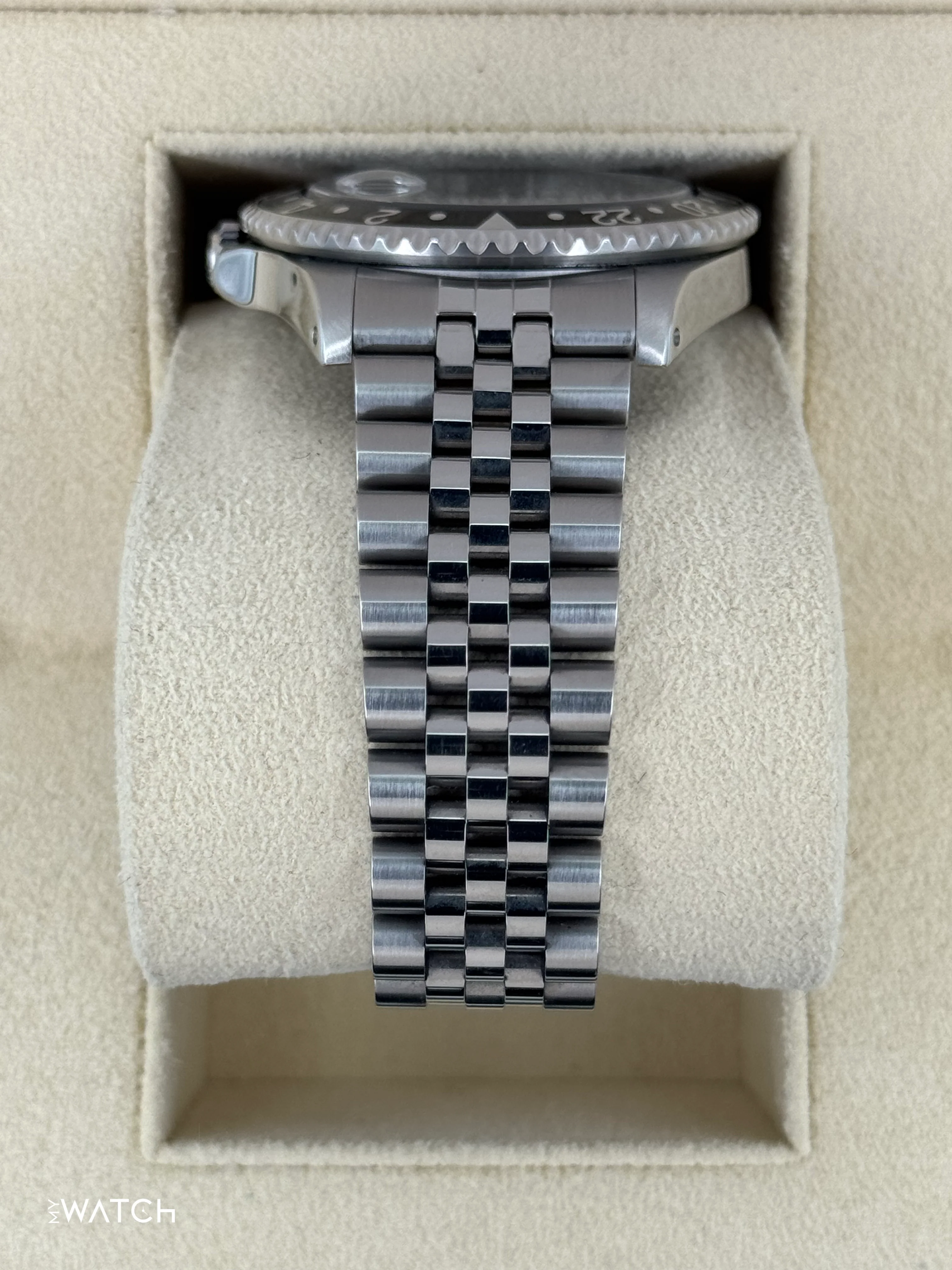 1999 Rolex GMT-Master 40mm 16700 Stainless Steel Jubilee Black Dial (BOTH BRACELETS) - Image 4