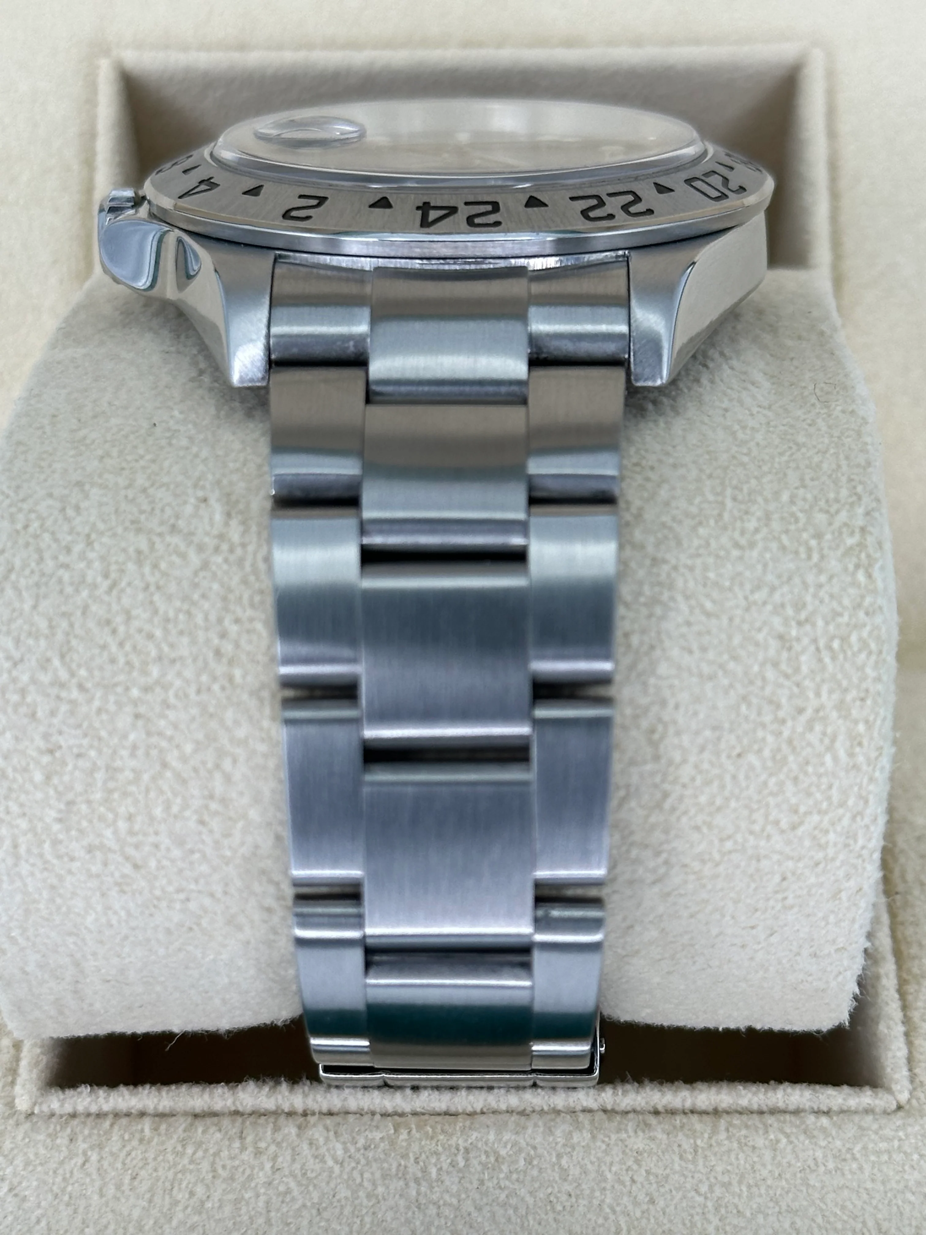 2002 Rolex Explorer II 40mm 16570 Stainless Steel Black Dial - Image 4