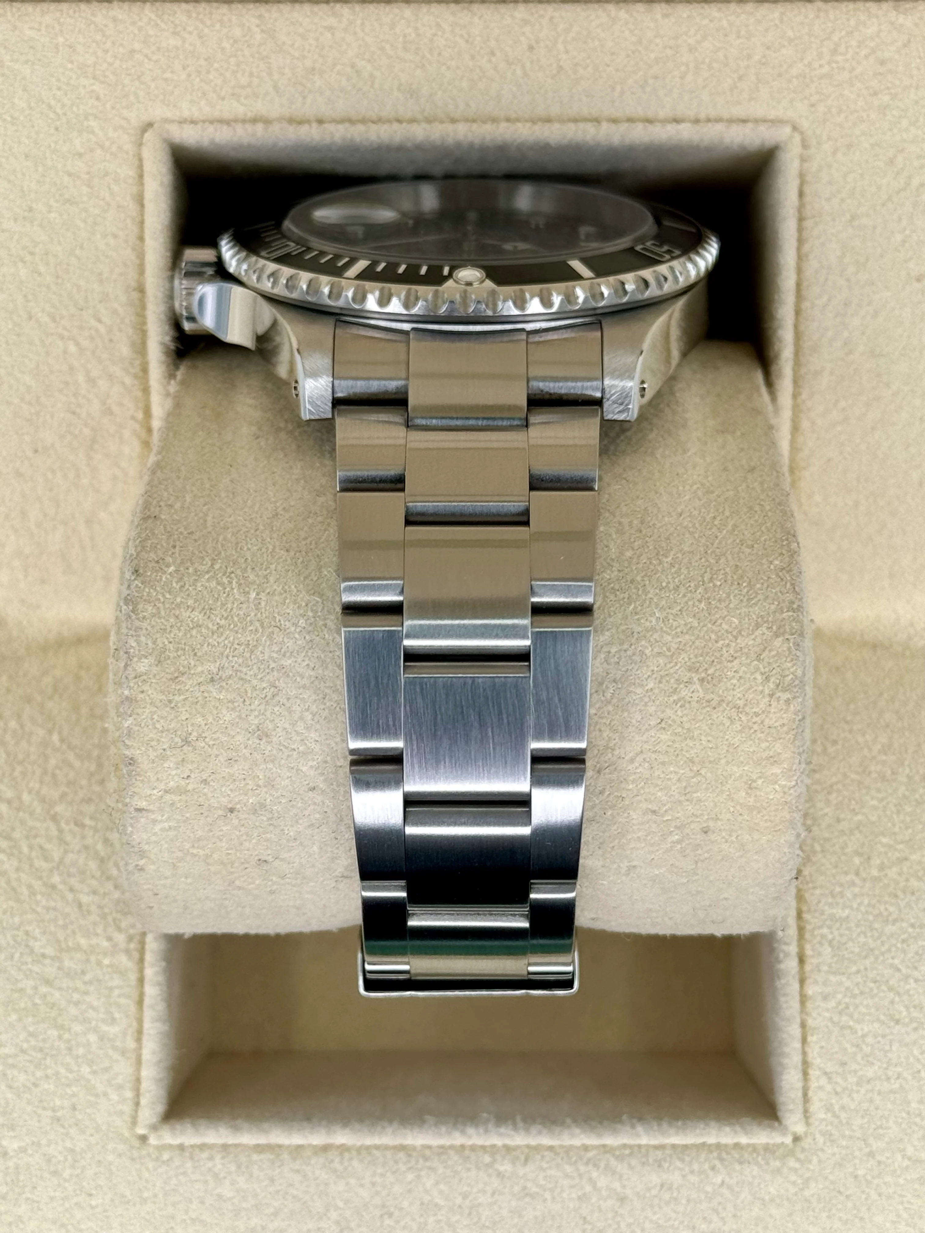 2002 Rolex Submariner Date 40mm 16610 Stainless Steel Black Dial - Image 4