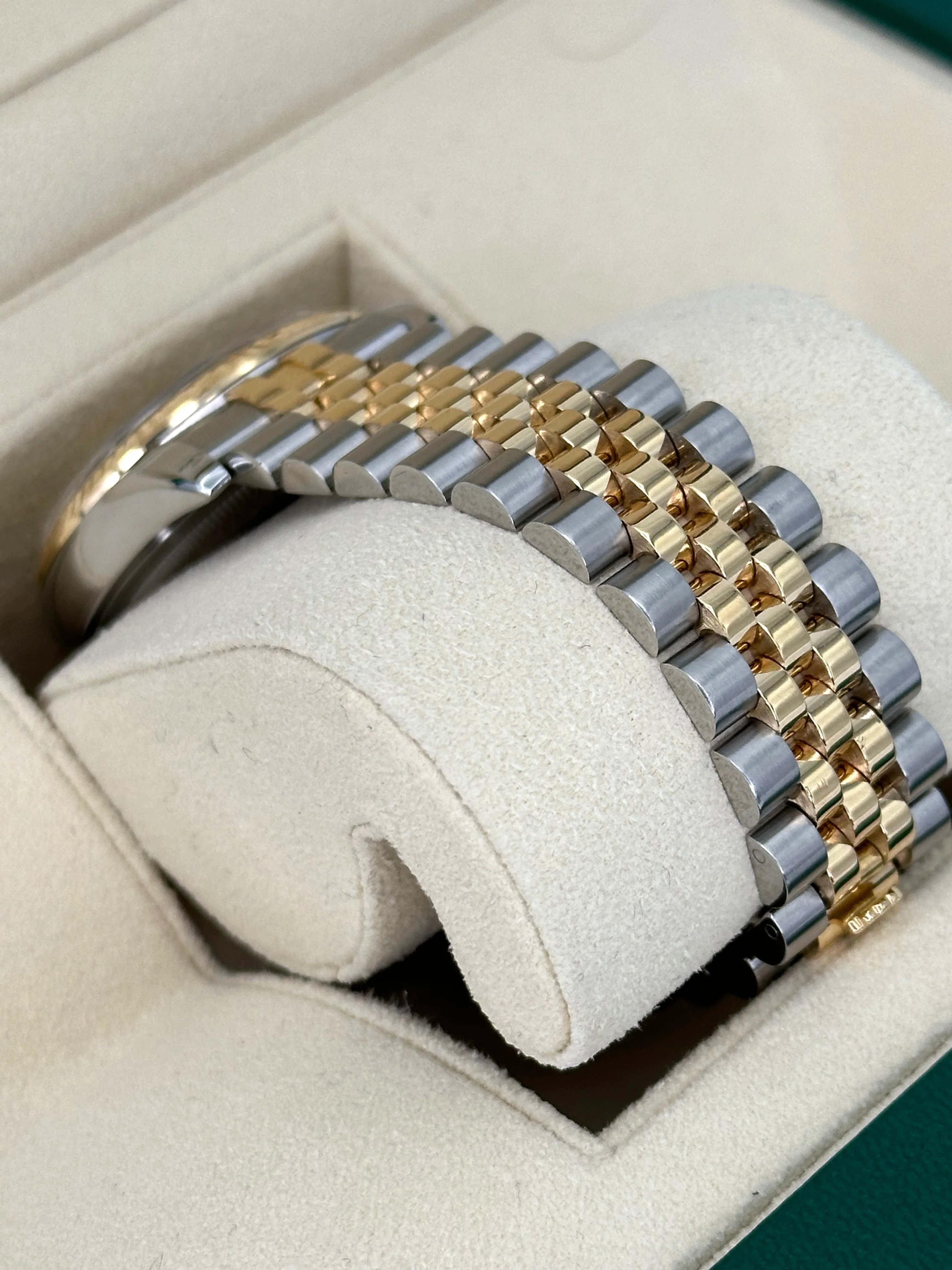 2005 Rolex Datejust 36mm 116233 Two-Tone Jubilee Champagne Dial - Image 6