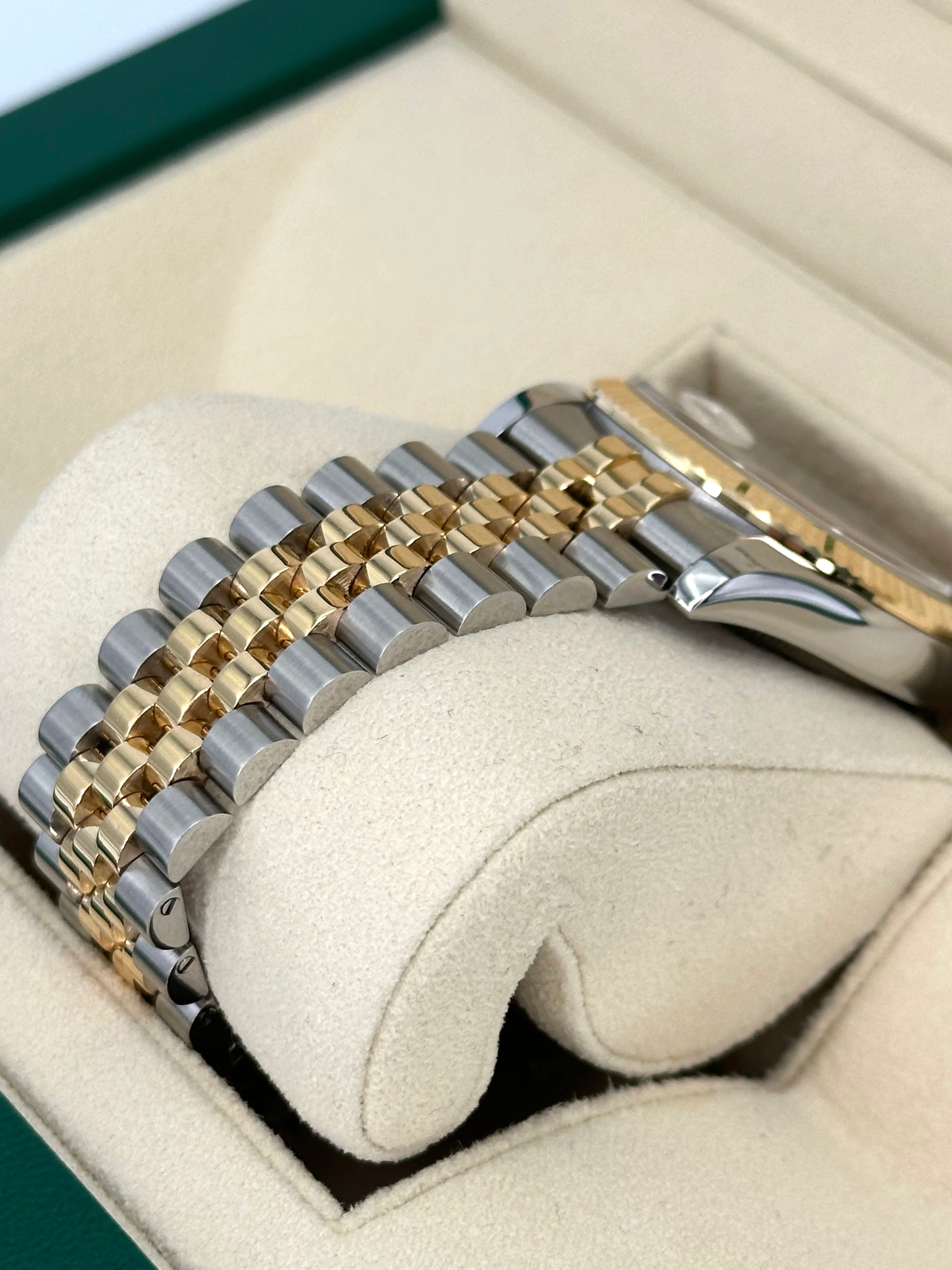 2005 Rolex Datejust 36mm 116233 Two-Tone Jubilee Champagne Dial - Image 7