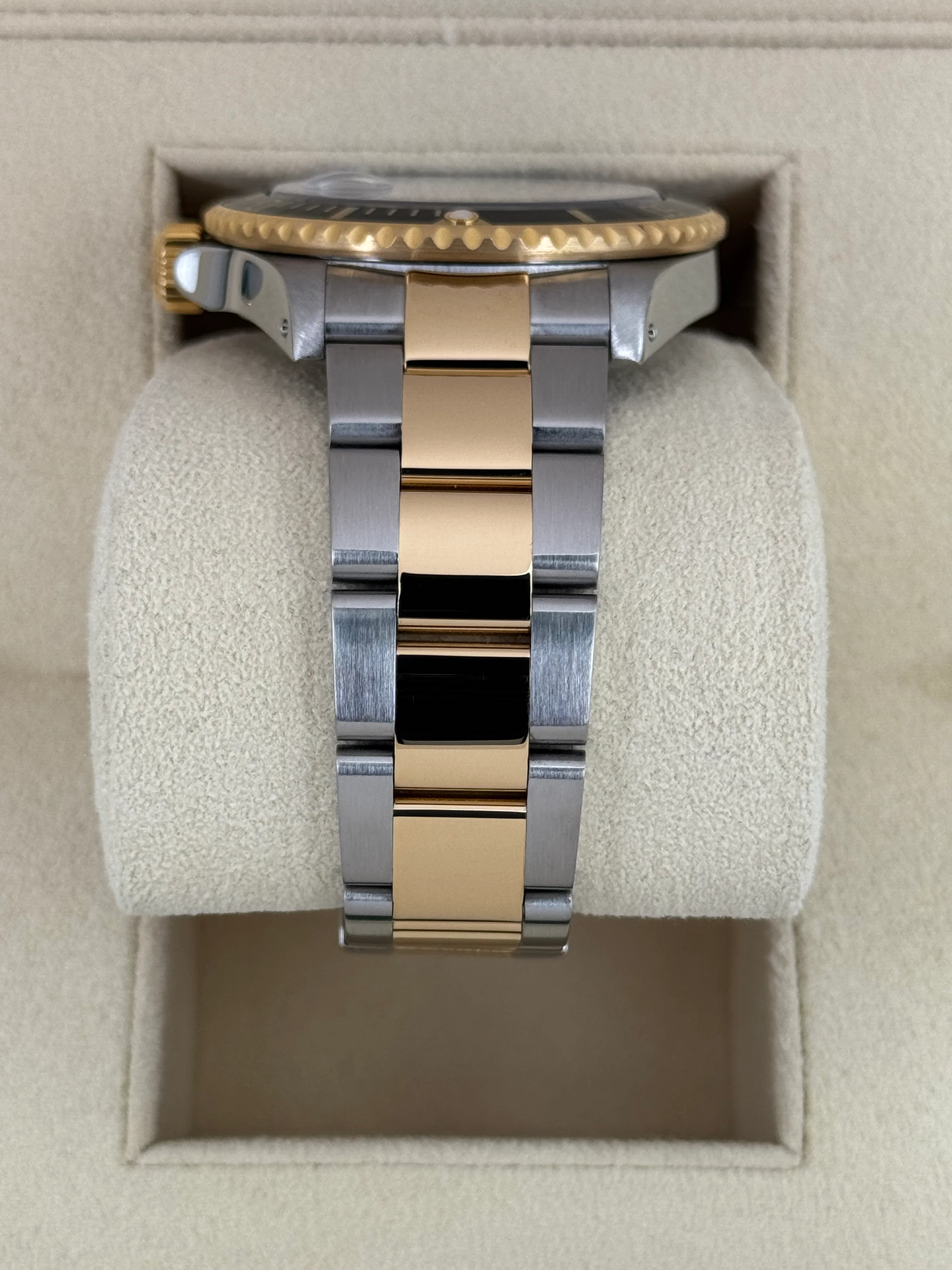 2005 Rolex Submariner 40mm 16613LN Two-Tone Black Dial - Image 4