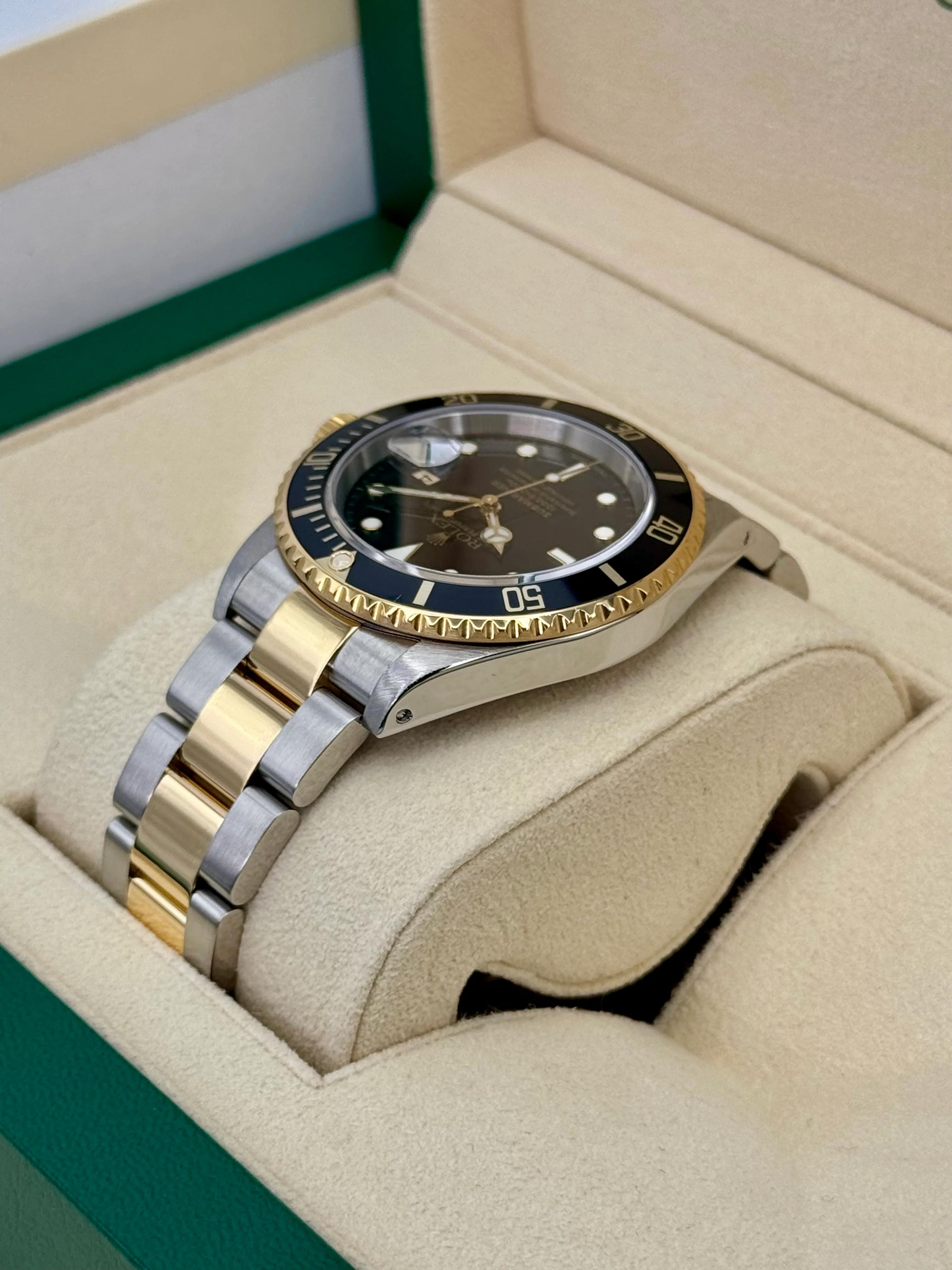 2005 Rolex Submariner 40mm 16613LN Two-Tone Black Dial - Image 7