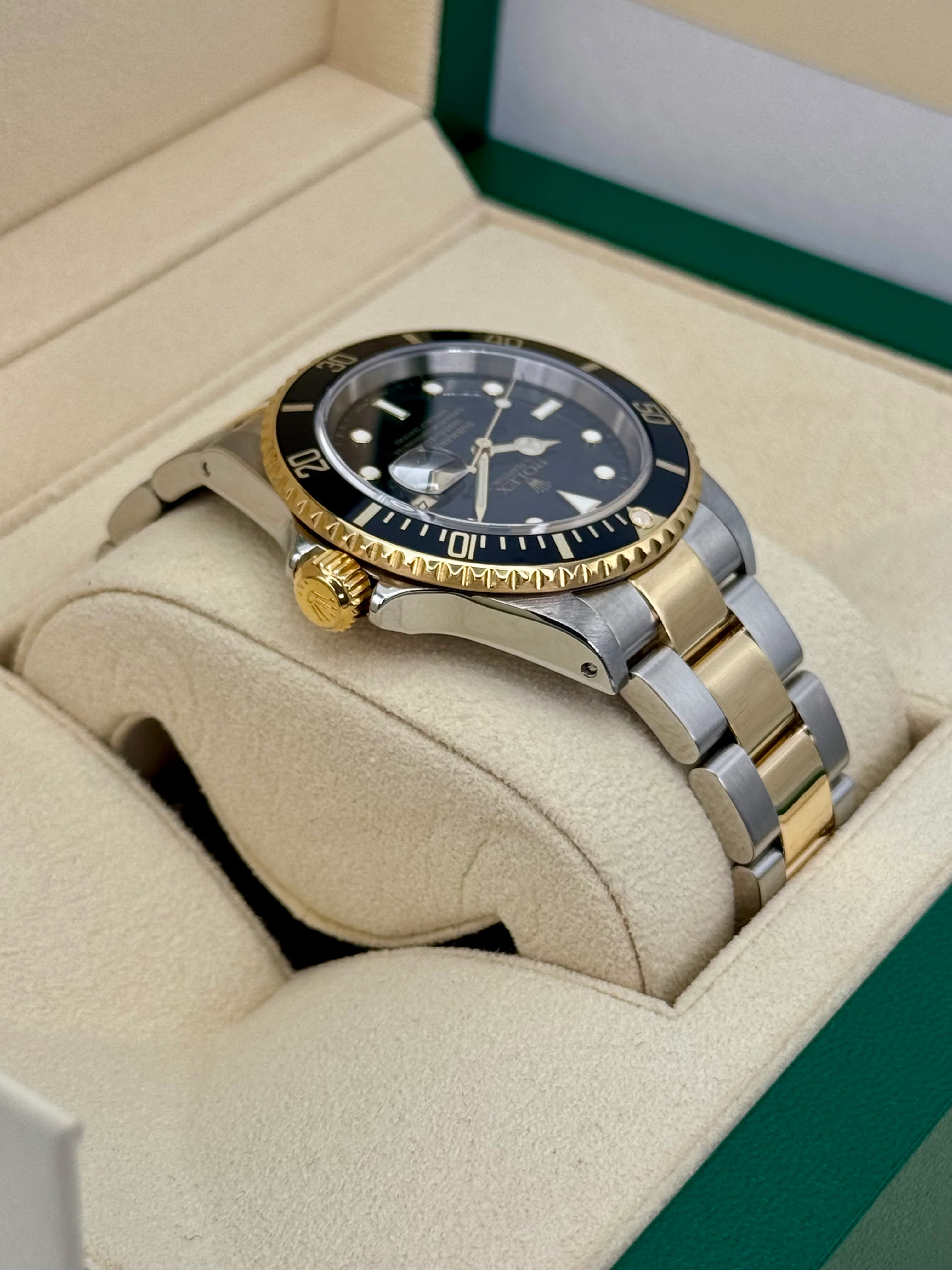 2005 Rolex Submariner 40mm 16613LN Two-Tone Black Dial - Image 8