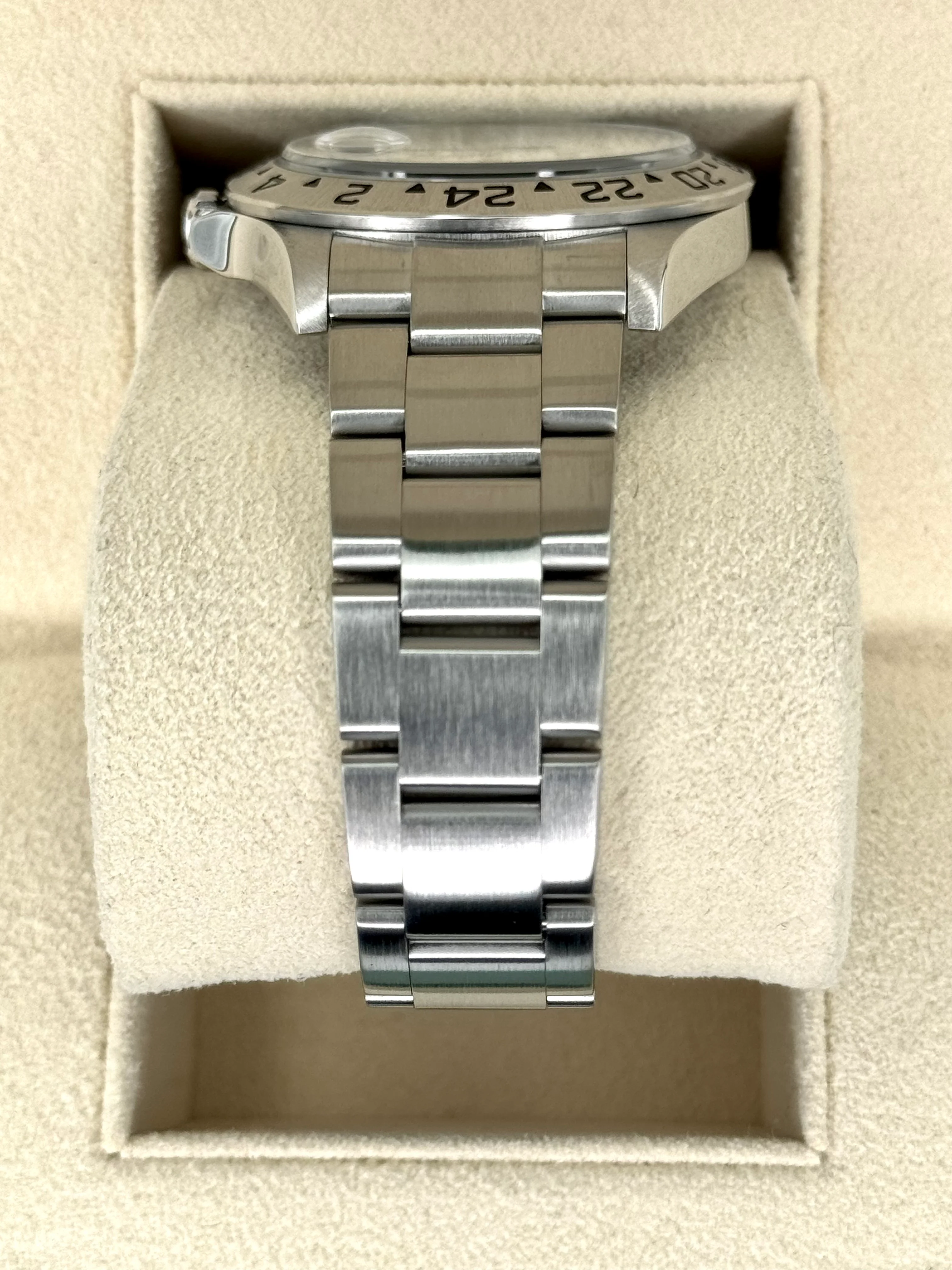 2006 Rolex Explorer II 40mm 16570 Stainless Steel Polar White Dial - Image 4