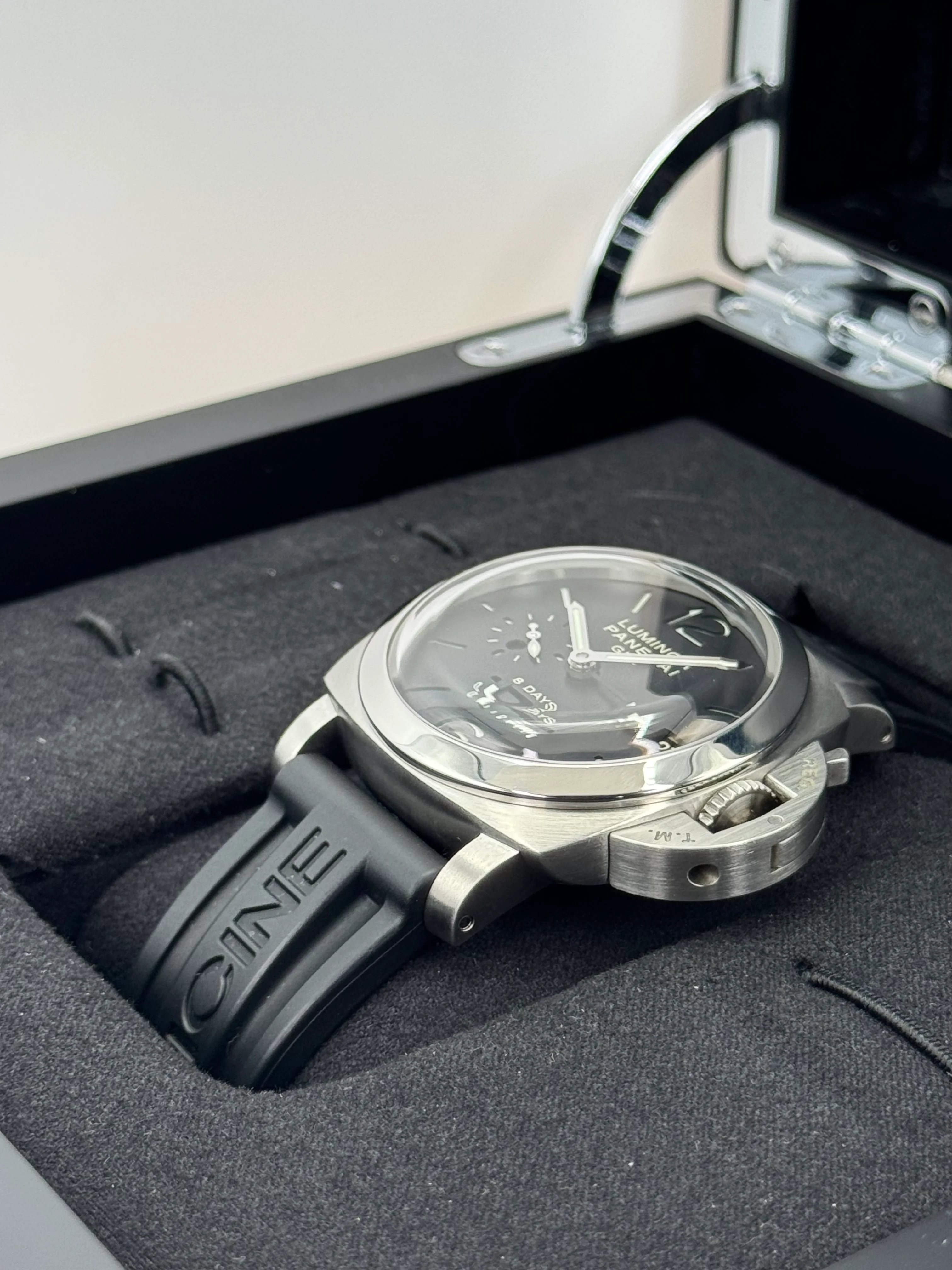 2009 Panerai Luminor 1950 8 Days GMT 44mm PAM00233 Black Dial - Image 5