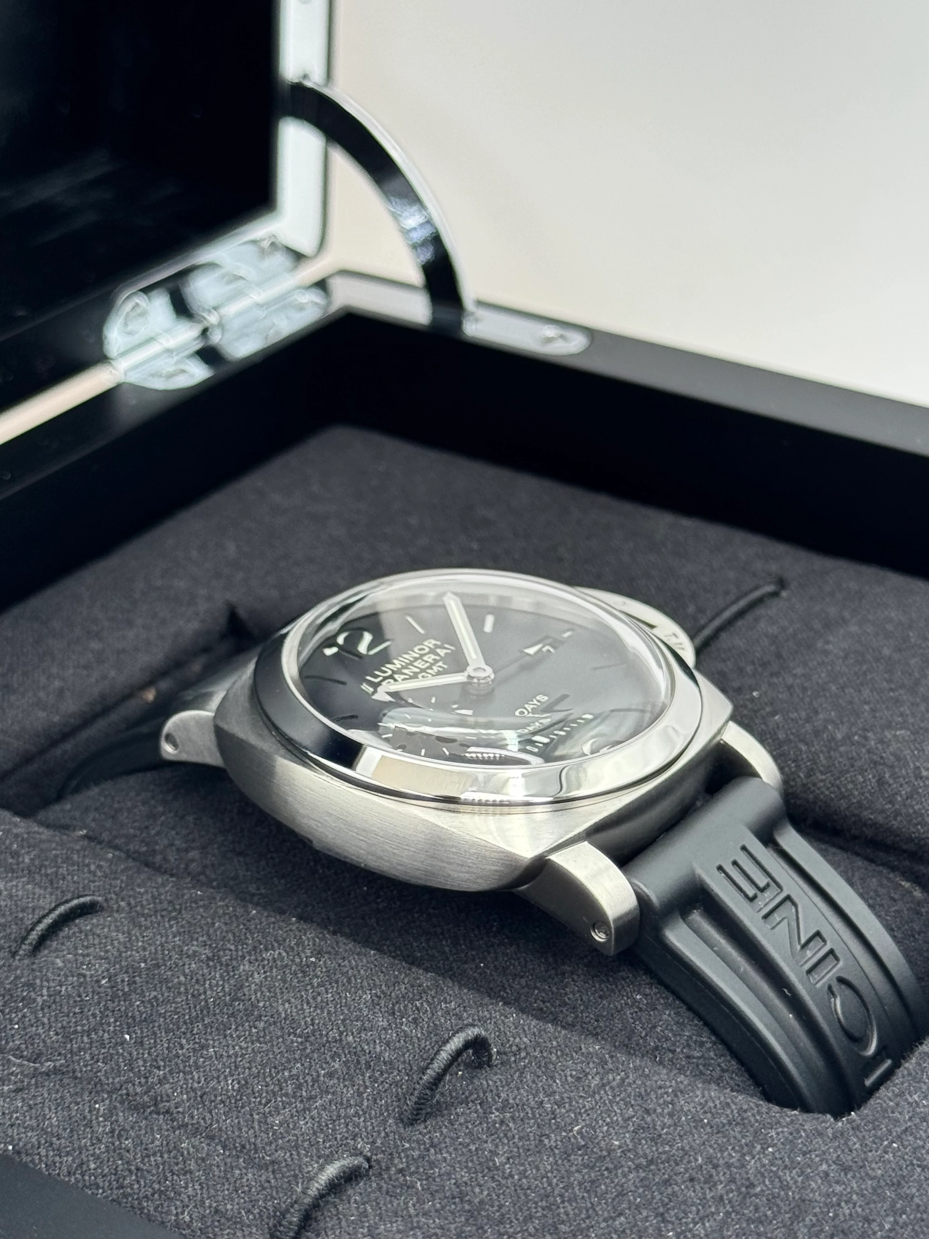 2009 Panerai Luminor 1950 8 Days GMT 44mm PAM00233 Black Dial - Image 6
