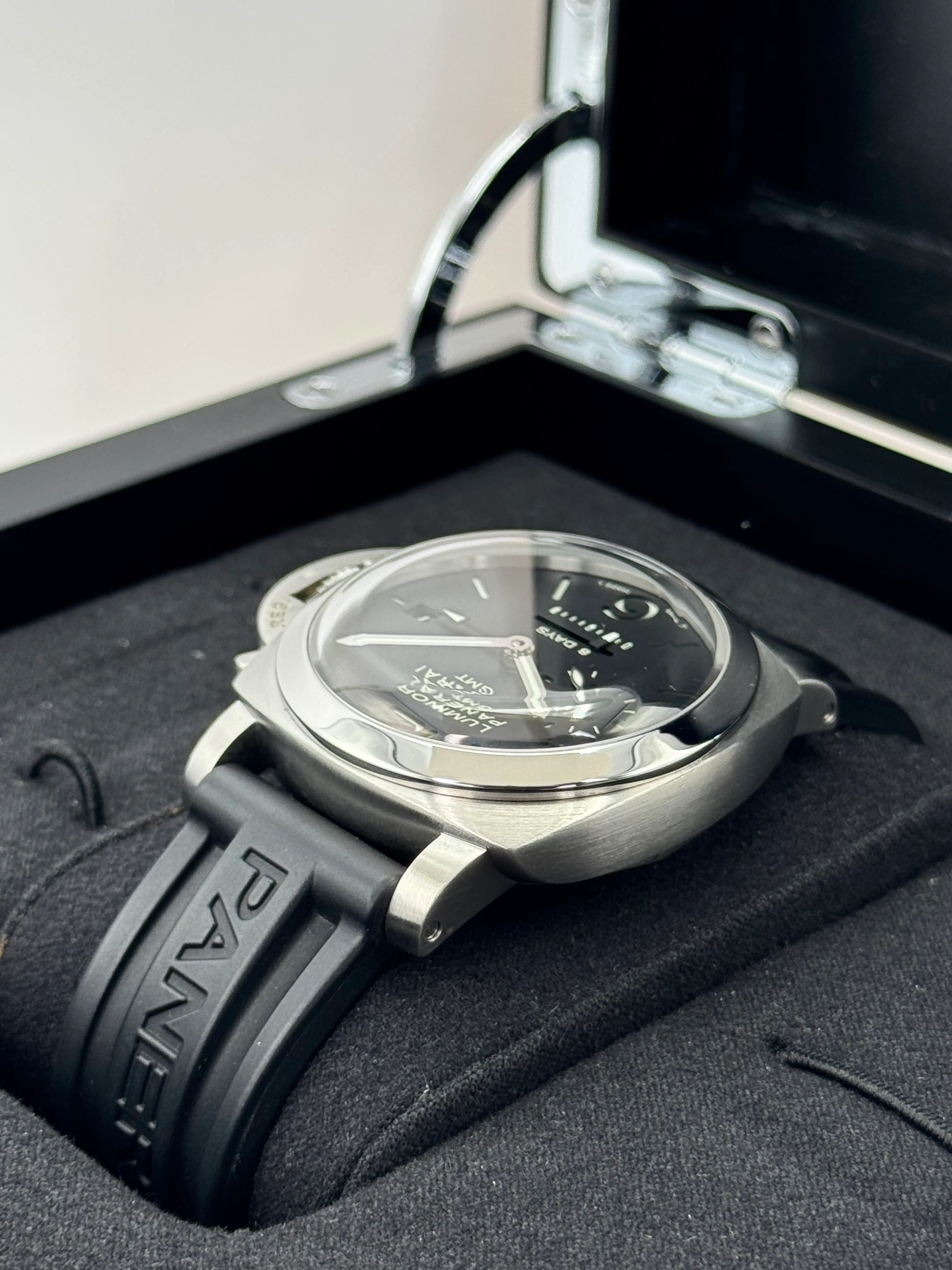 2009 Panerai Luminor 1950 8 Days GMT 44mm PAM00233 Black Dial - Image 7