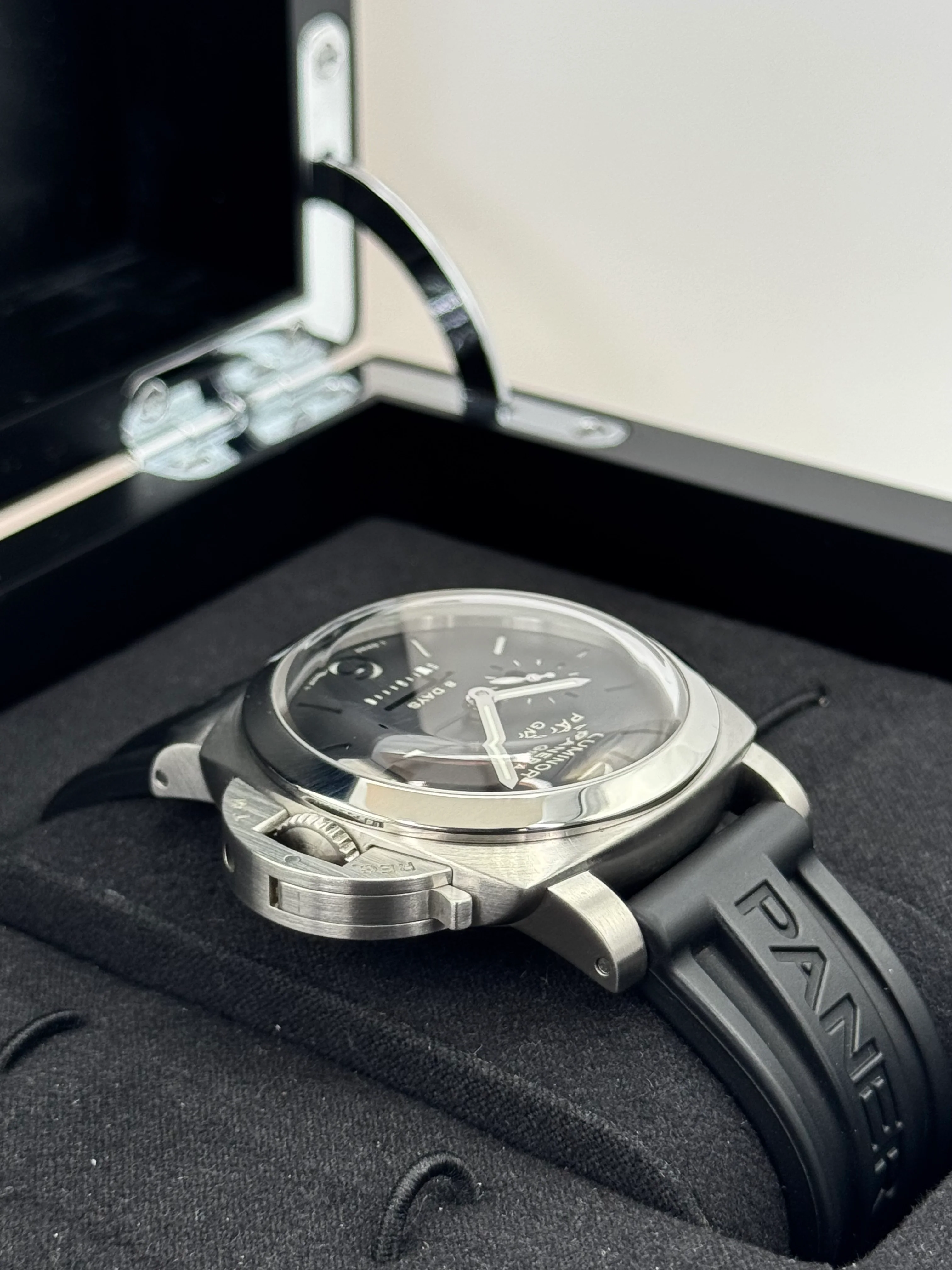 2009 Panerai Luminor 1950 8 Days GMT 44mm PAM00233 Black Dial - Image 8