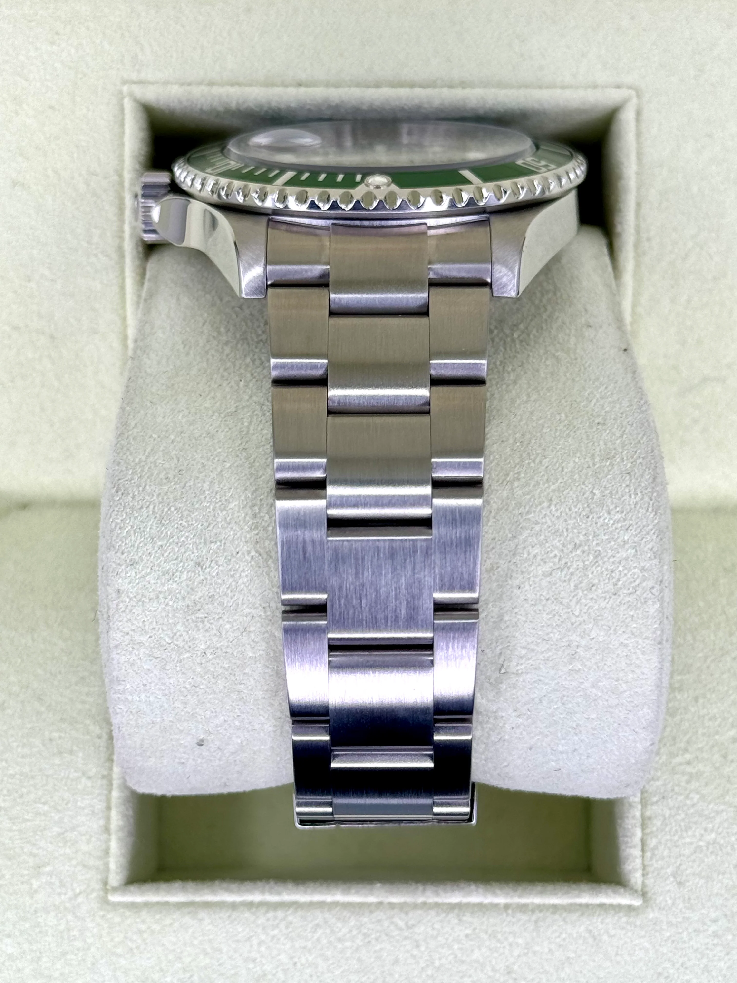 2009 Rolex Submariner "Kermit" 40mm 16610LV Stainless Steel Black Dial - Image 4