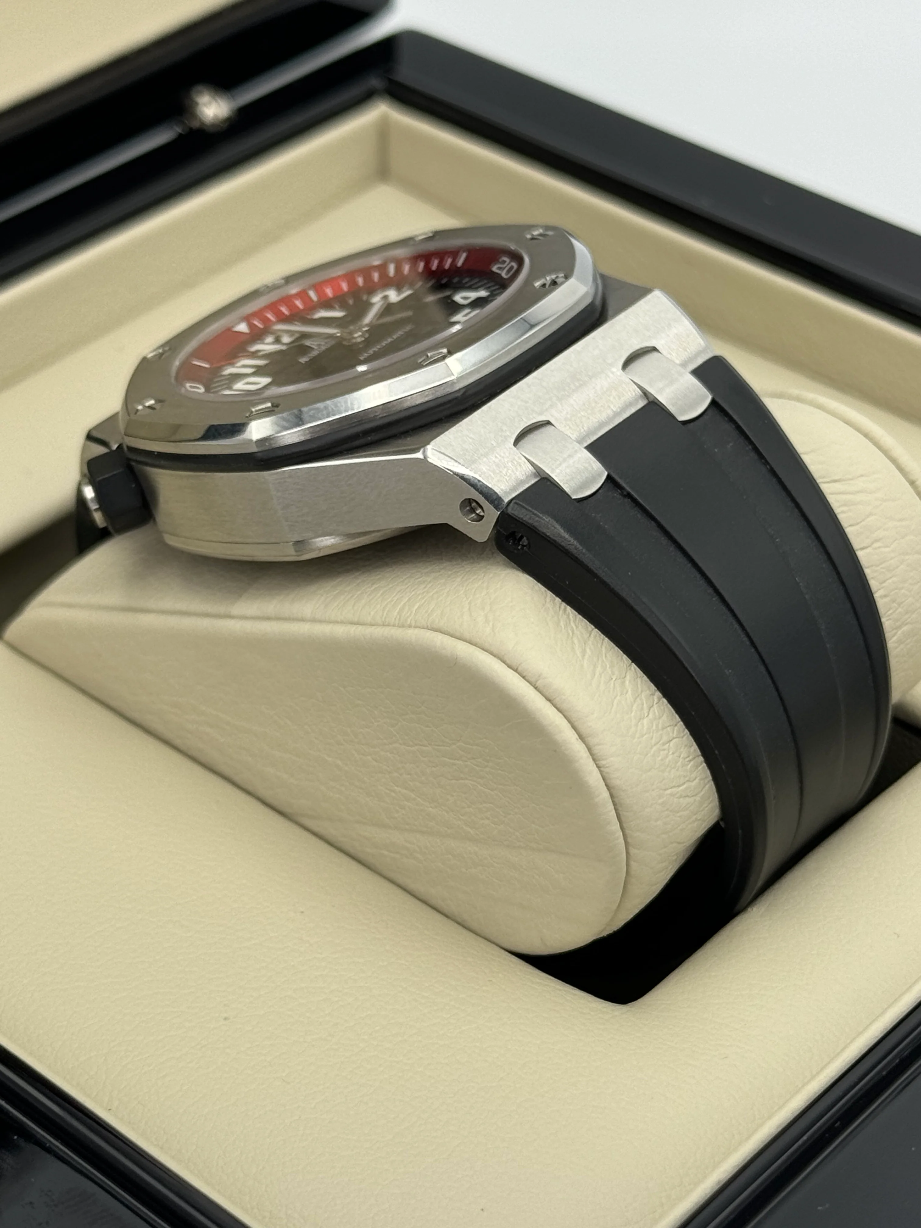2010 Audemars Piguet Royal Oak Offshore Diver 15701ST - Image 6
