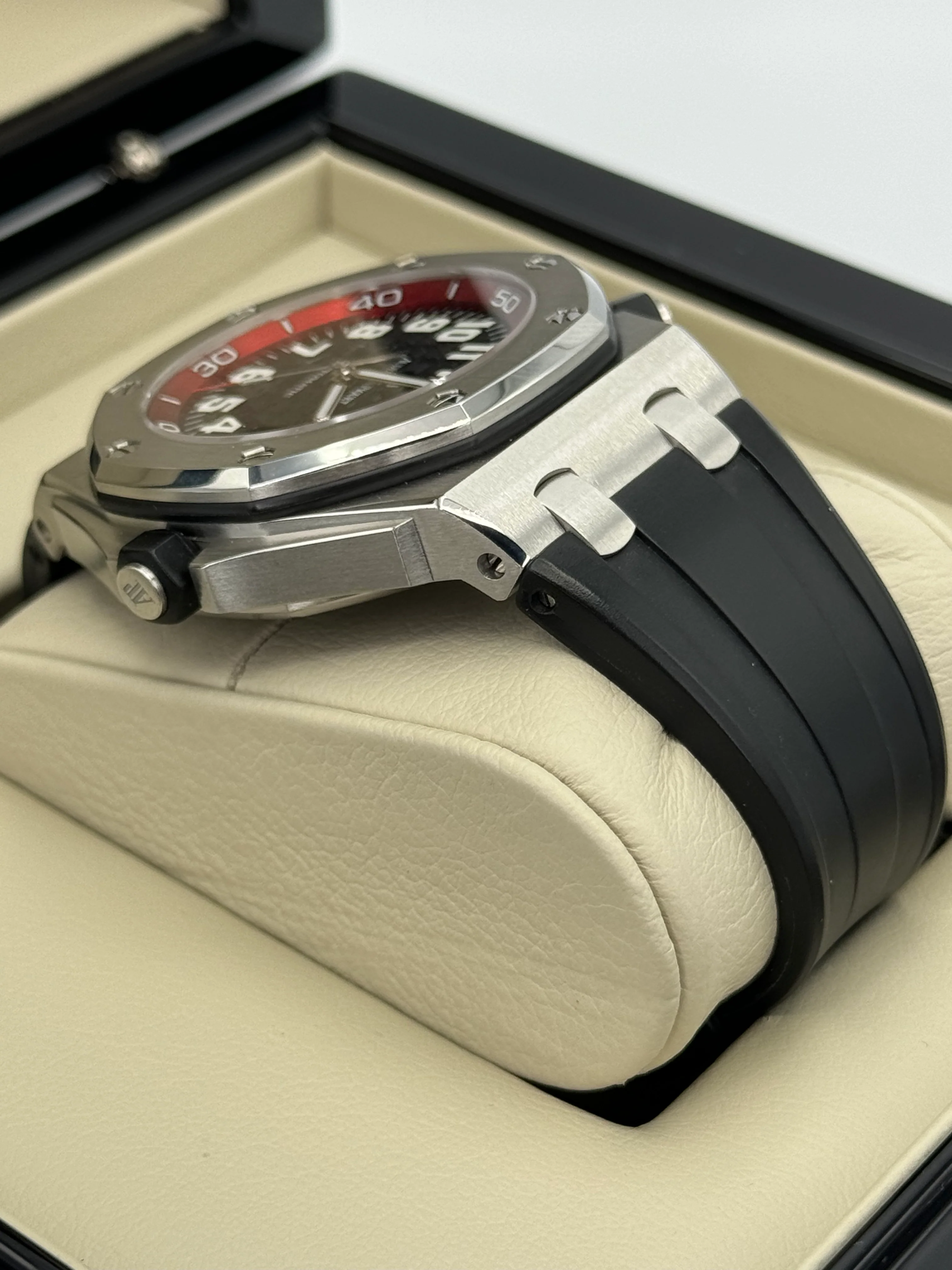 2010 Audemars Piguet Royal Oak Offshore Diver 15701ST - Image 8