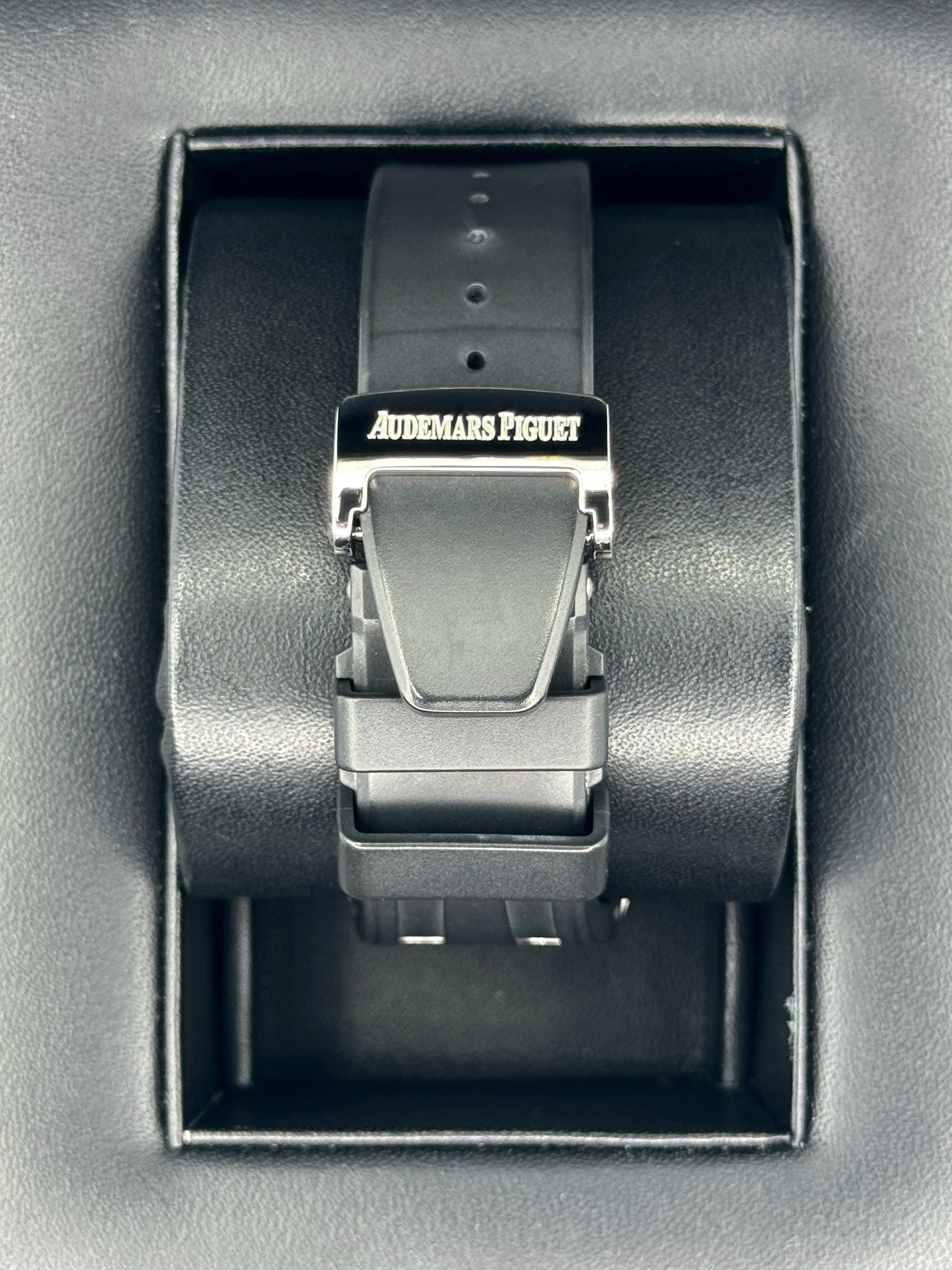 2010 Audemars Piguet Royal Oak Offshore 37mm 26283ST Black Dial - Image 2