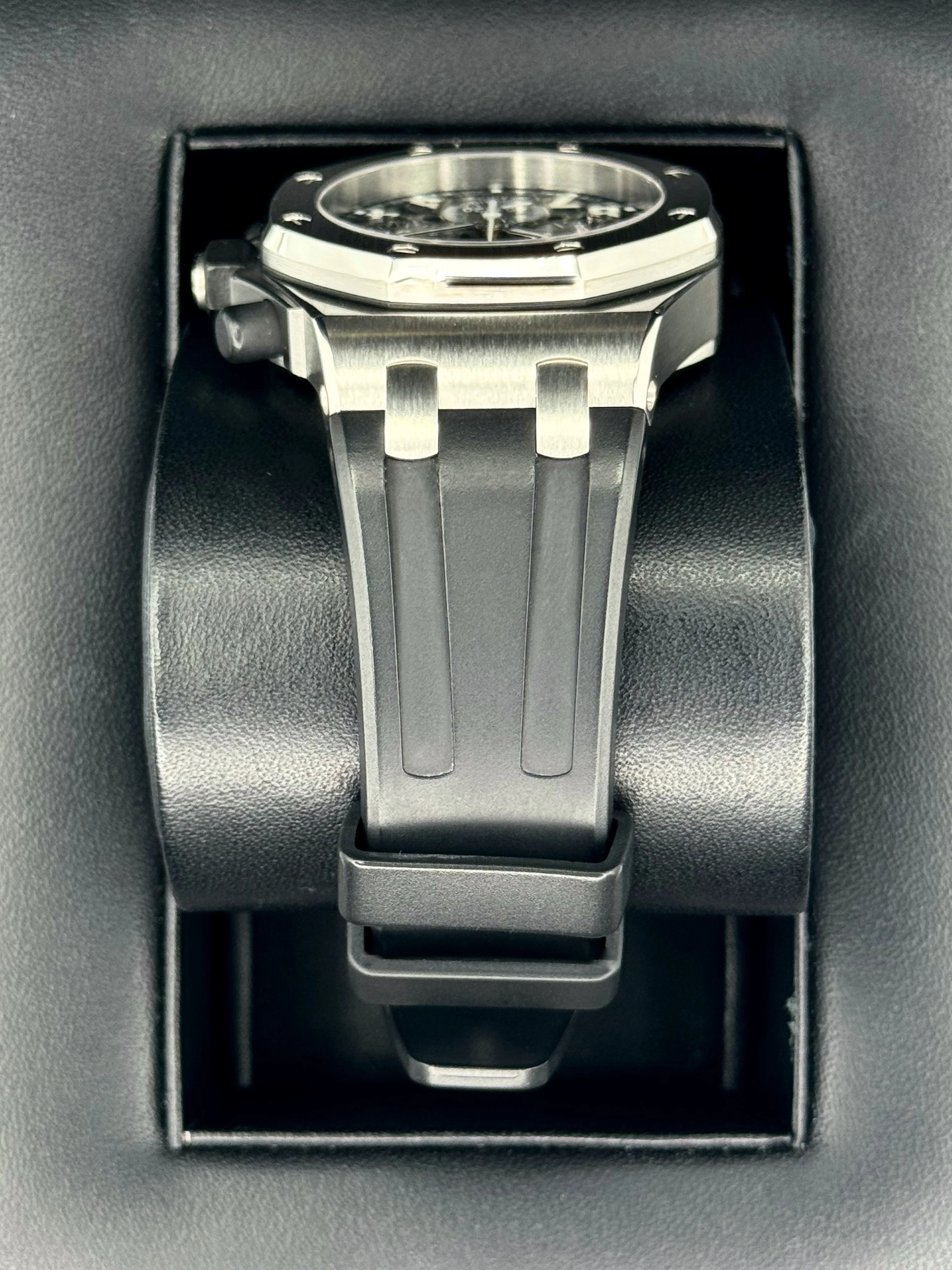 2010 Audemars Piguet Royal Oak Offshore 37mm 26283ST Black Dial - Image 3