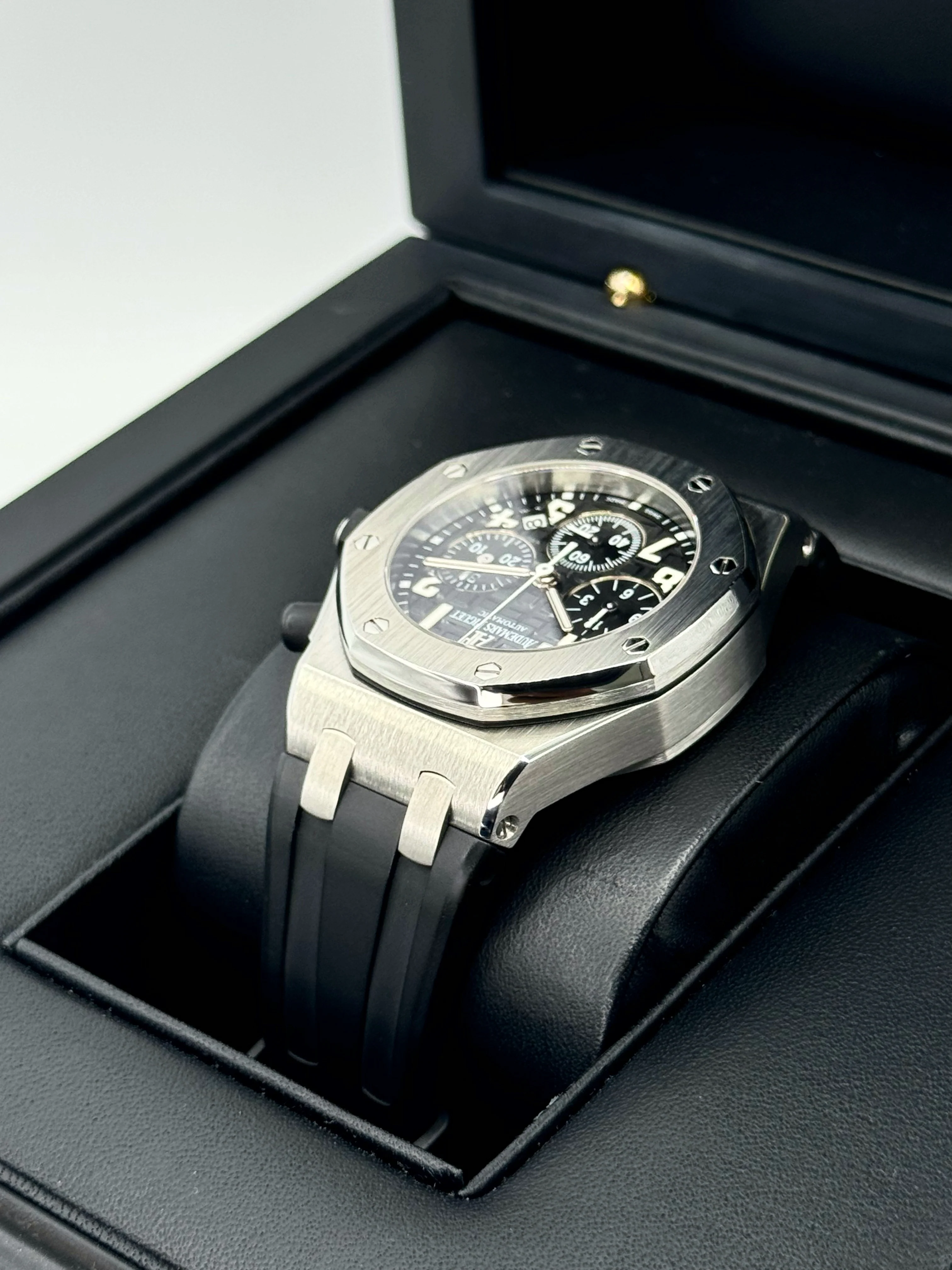 2010 Audemars Piguet Royal Oak Offshore 37mm 26283ST Black Dial - Image 7
