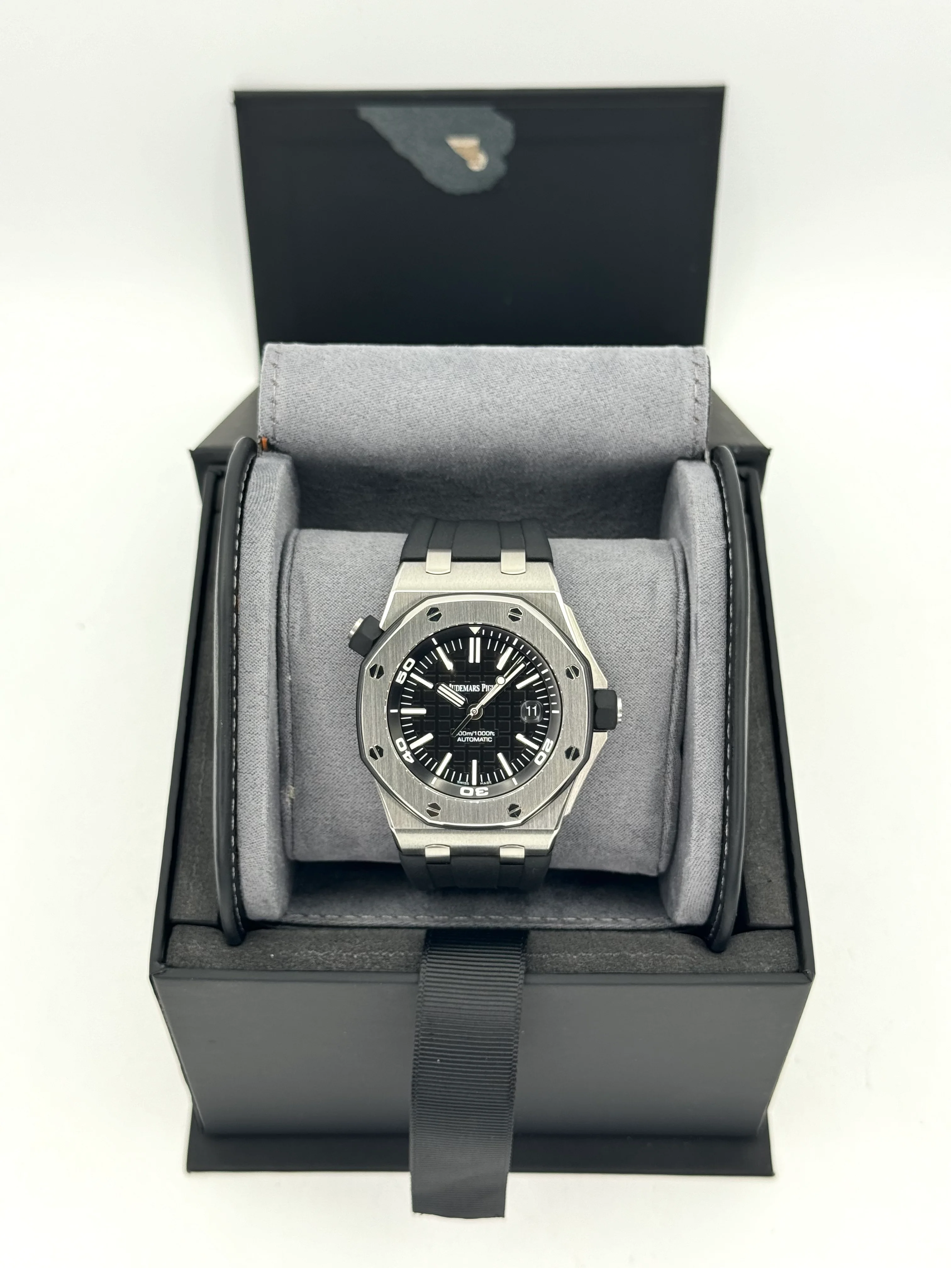 Audemars Piguet Royal Oak Offshore Scuba 15710ST Black Waffle Dial - Image 12