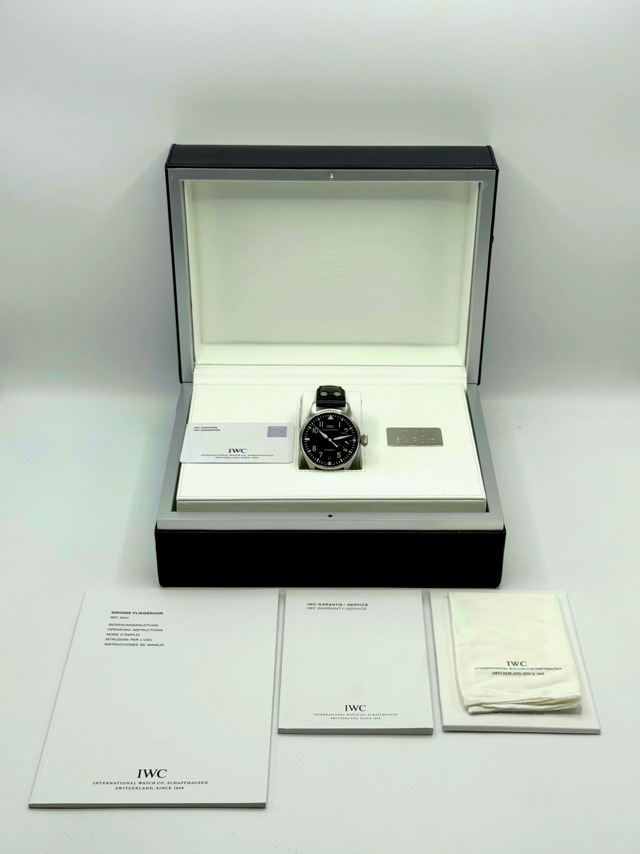 2010 IWC Big Pilot 46mm IW500401 Stainless Steel Black Dial - Image 9