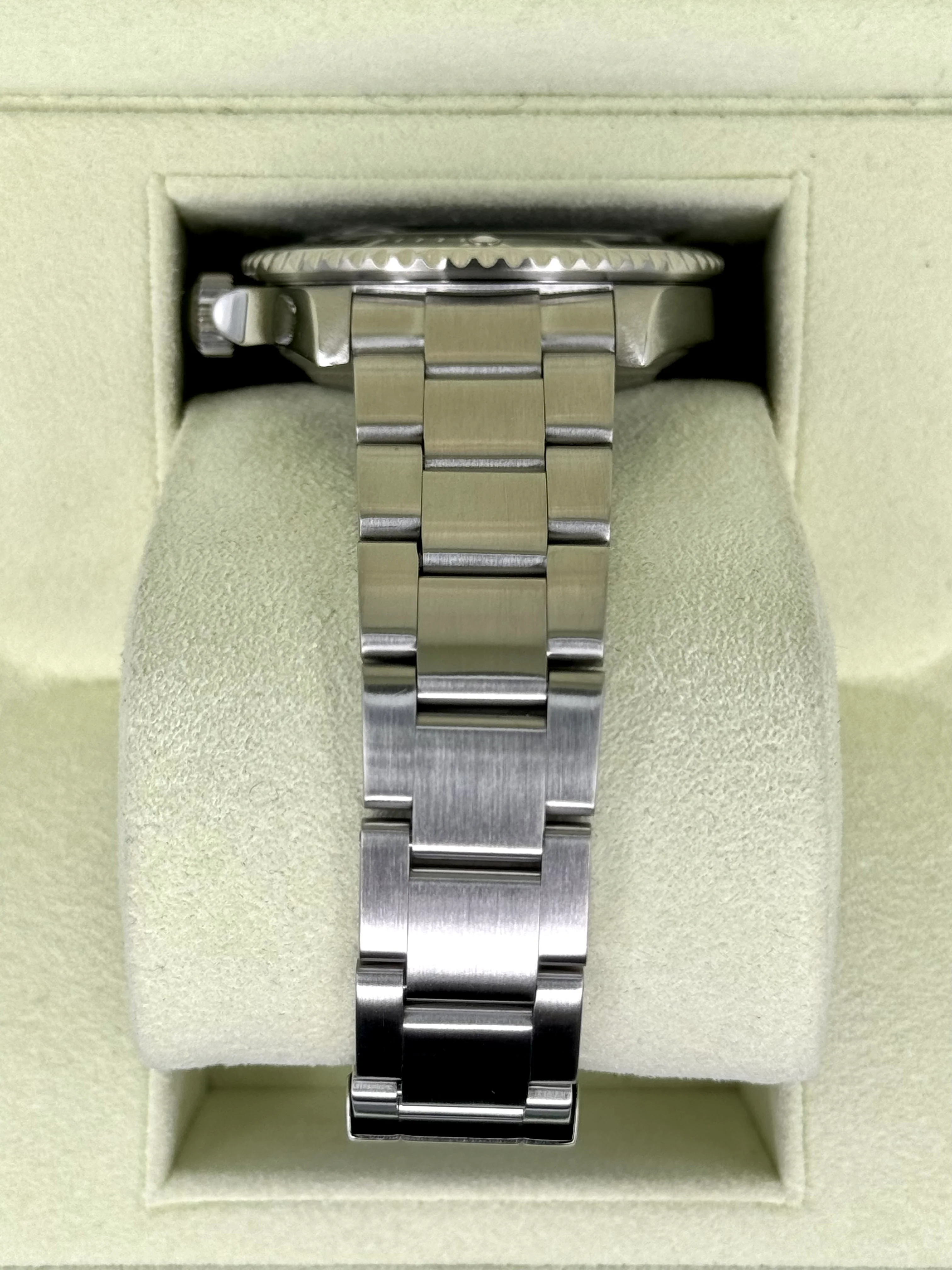 2010 Rolex Submariner Date 40mm 16610 Stainless Steel Black Dial - Image 4