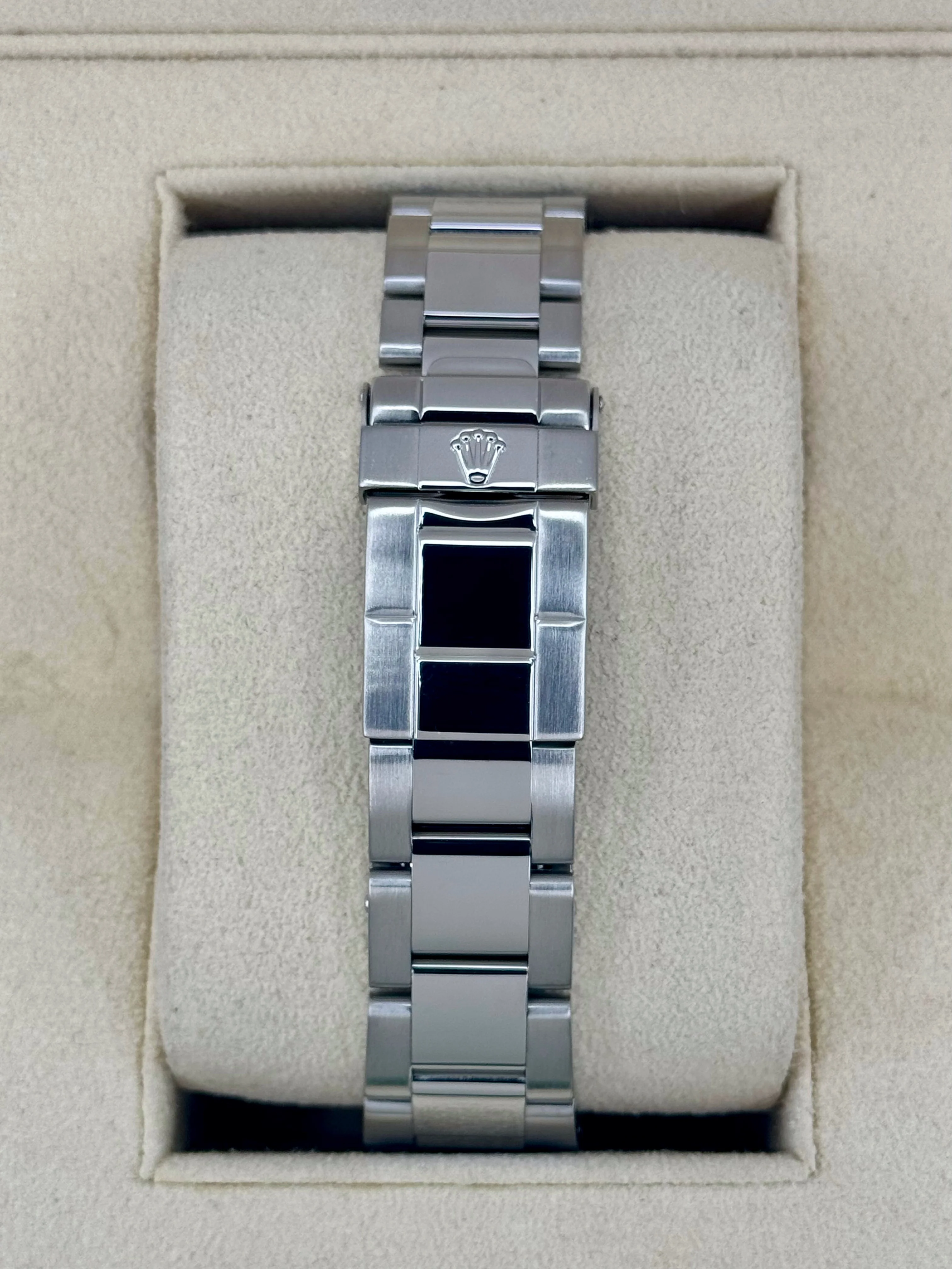 2010 Rolex Yacht-Master 40mm 16622 Platinum Bezel and Dial - Image 2
