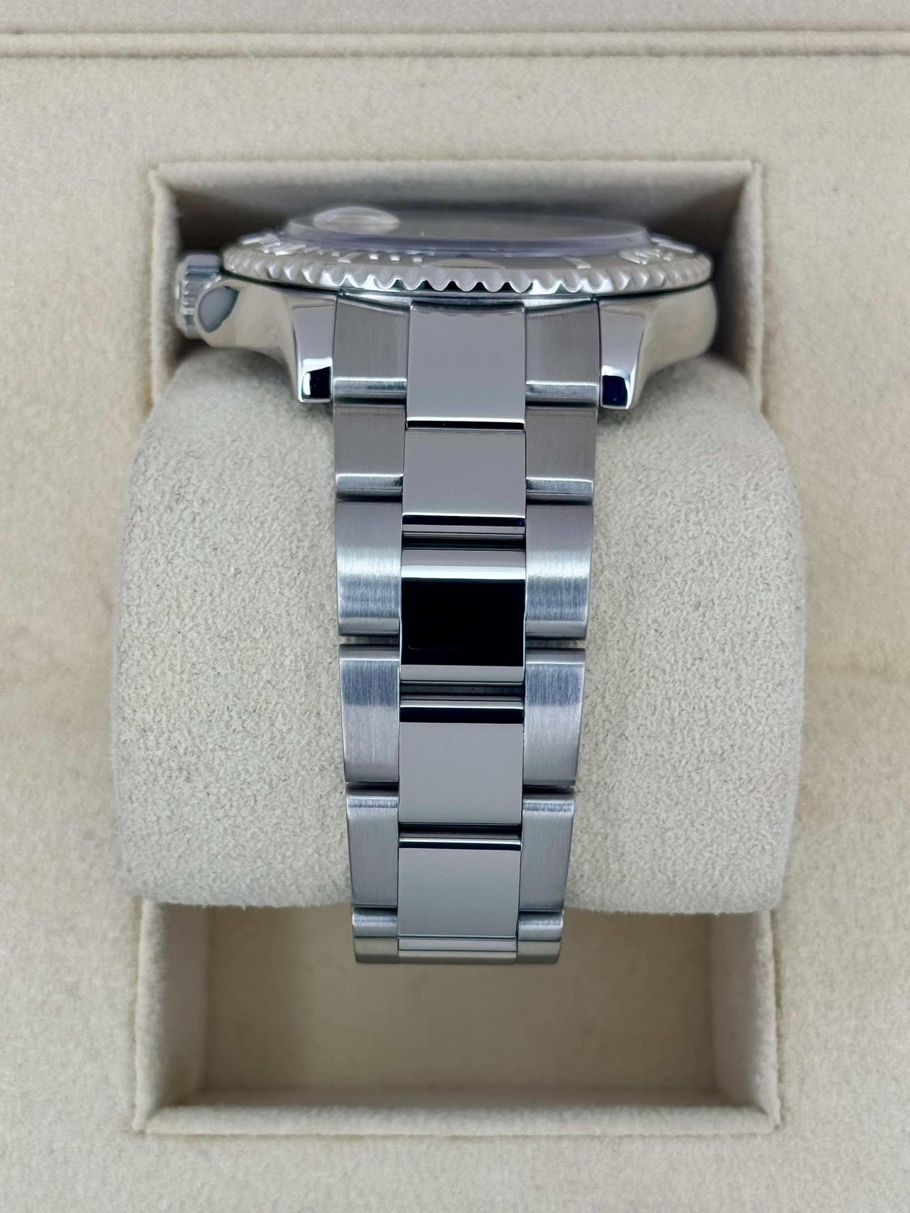 2010 Rolex Yacht-Master 40mm 16622 Platinum Bezel and Dial - Image 4