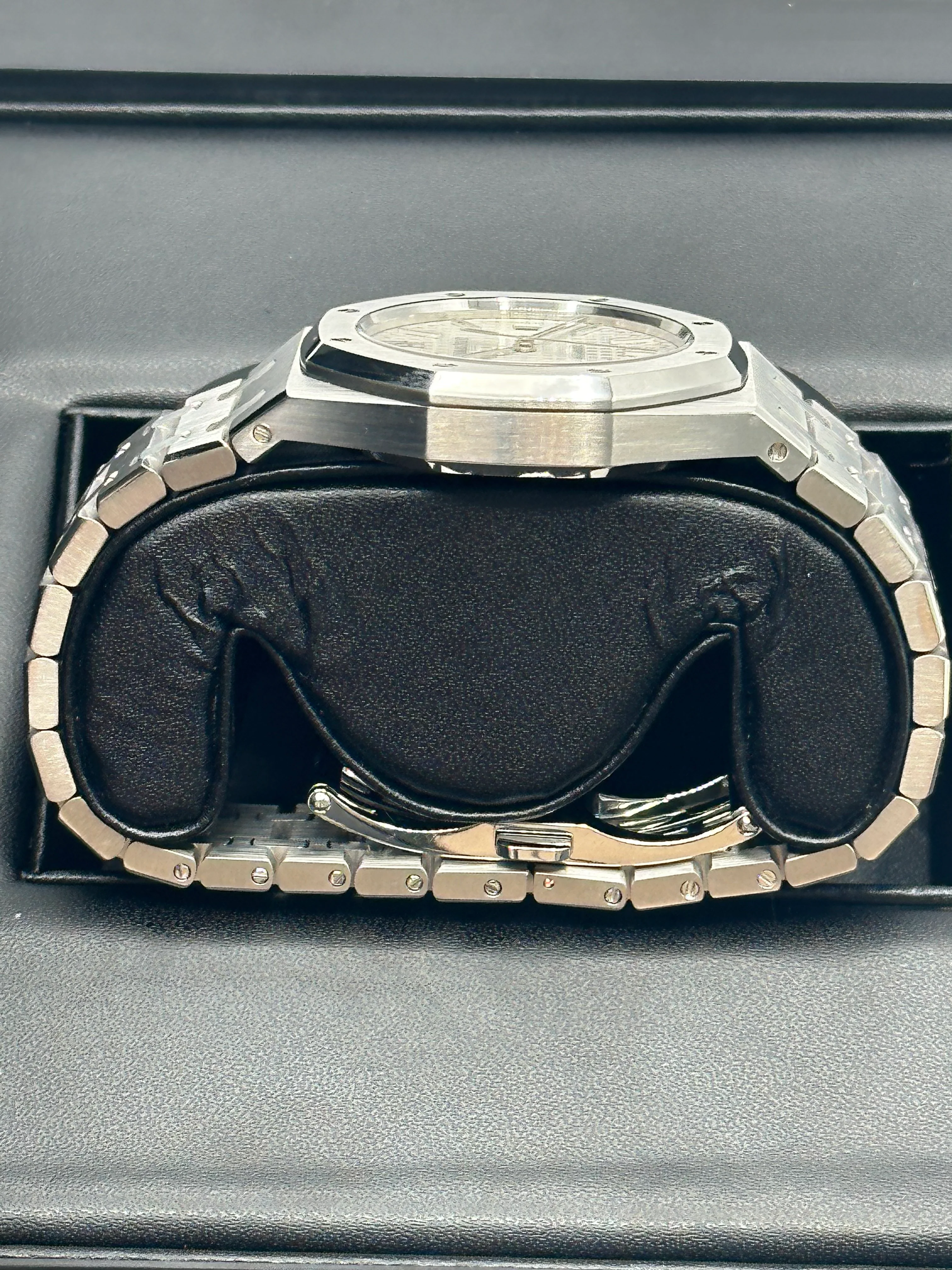 2011 Audemars Piguet 39mm 15300ST Royal Oak White Dial - Image 9