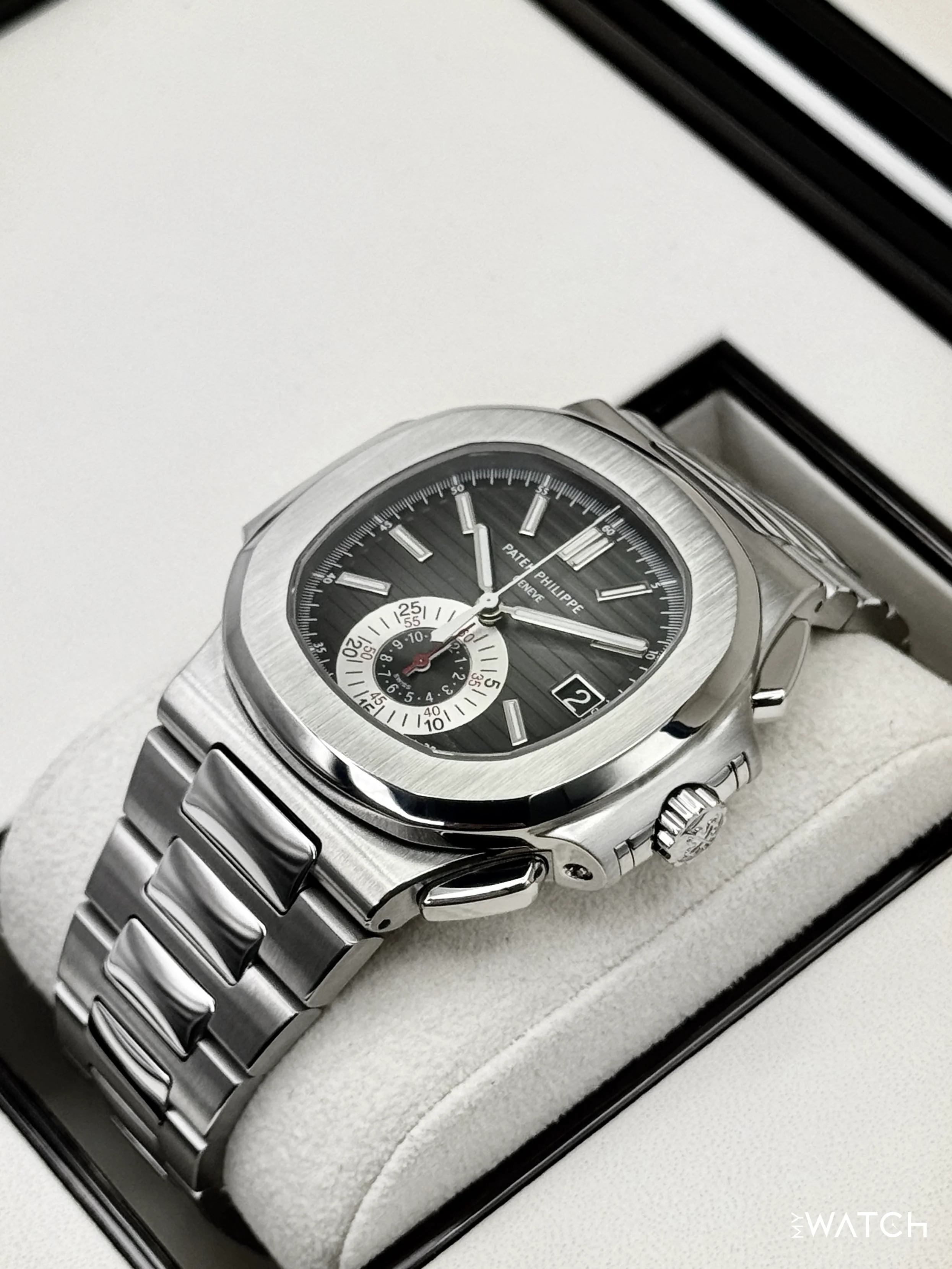 2011 Patek Philippe Nautilus Chrono 40.5mm 5980/1A Stainless Steel Grey Dial - Image 5