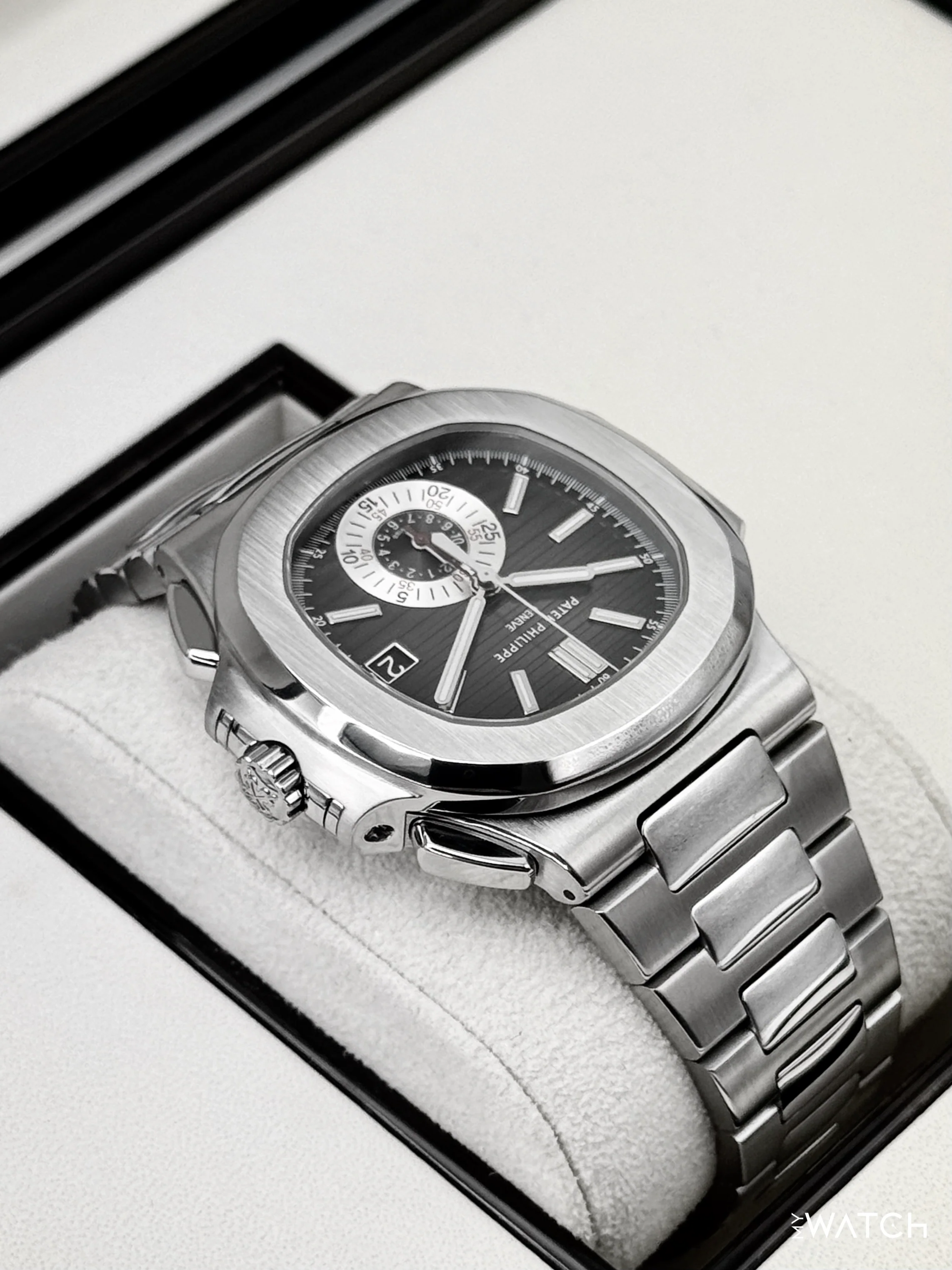 2011 Patek Philippe Nautilus Chrono 40.5mm 5980/1A Stainless Steel Grey Dial - Image 8