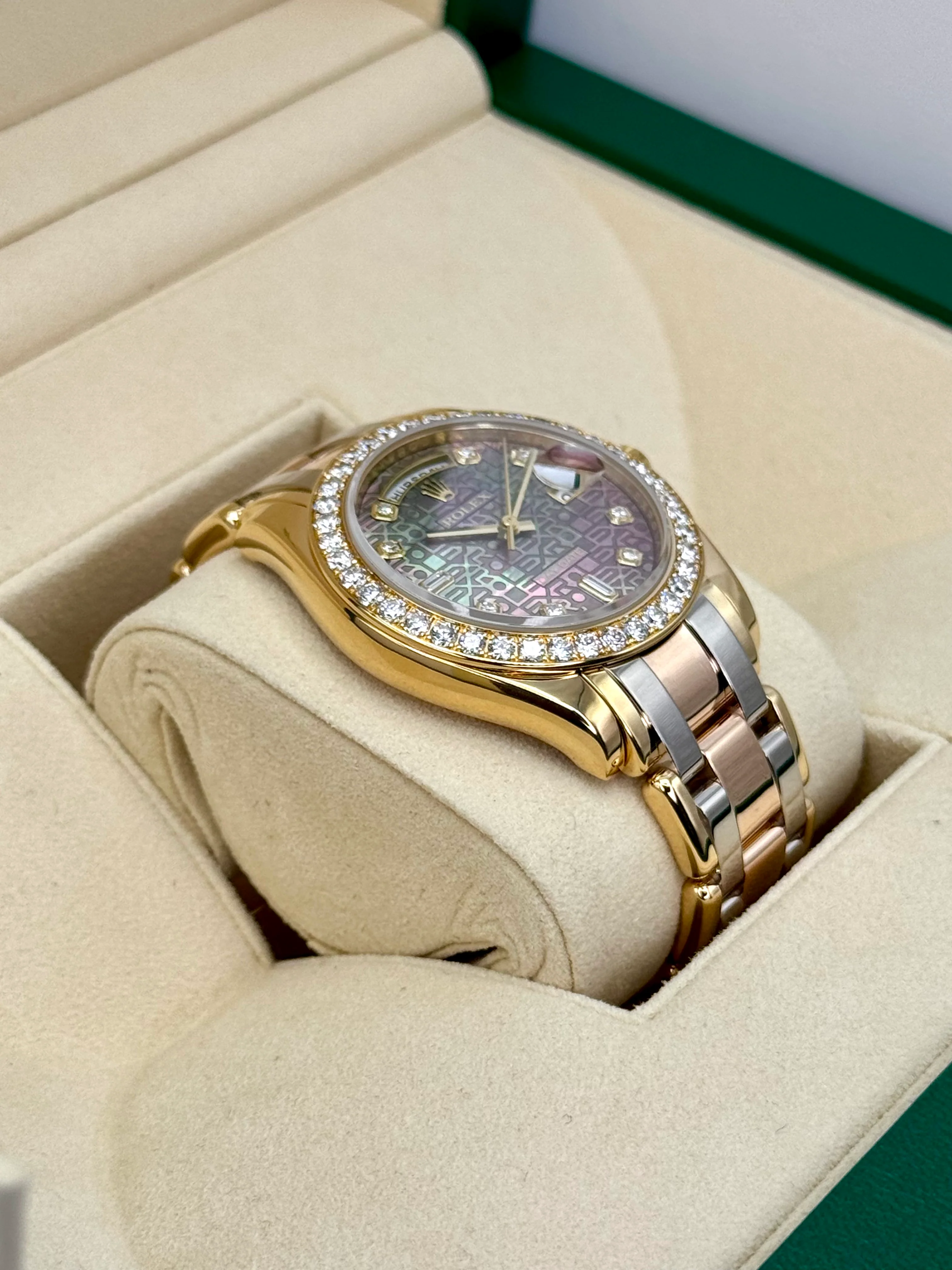 2011 Rolex Day-Date Masterpiece 39mm 18948 Tridor Tahitian Mother of Pearl Dial - Image 7