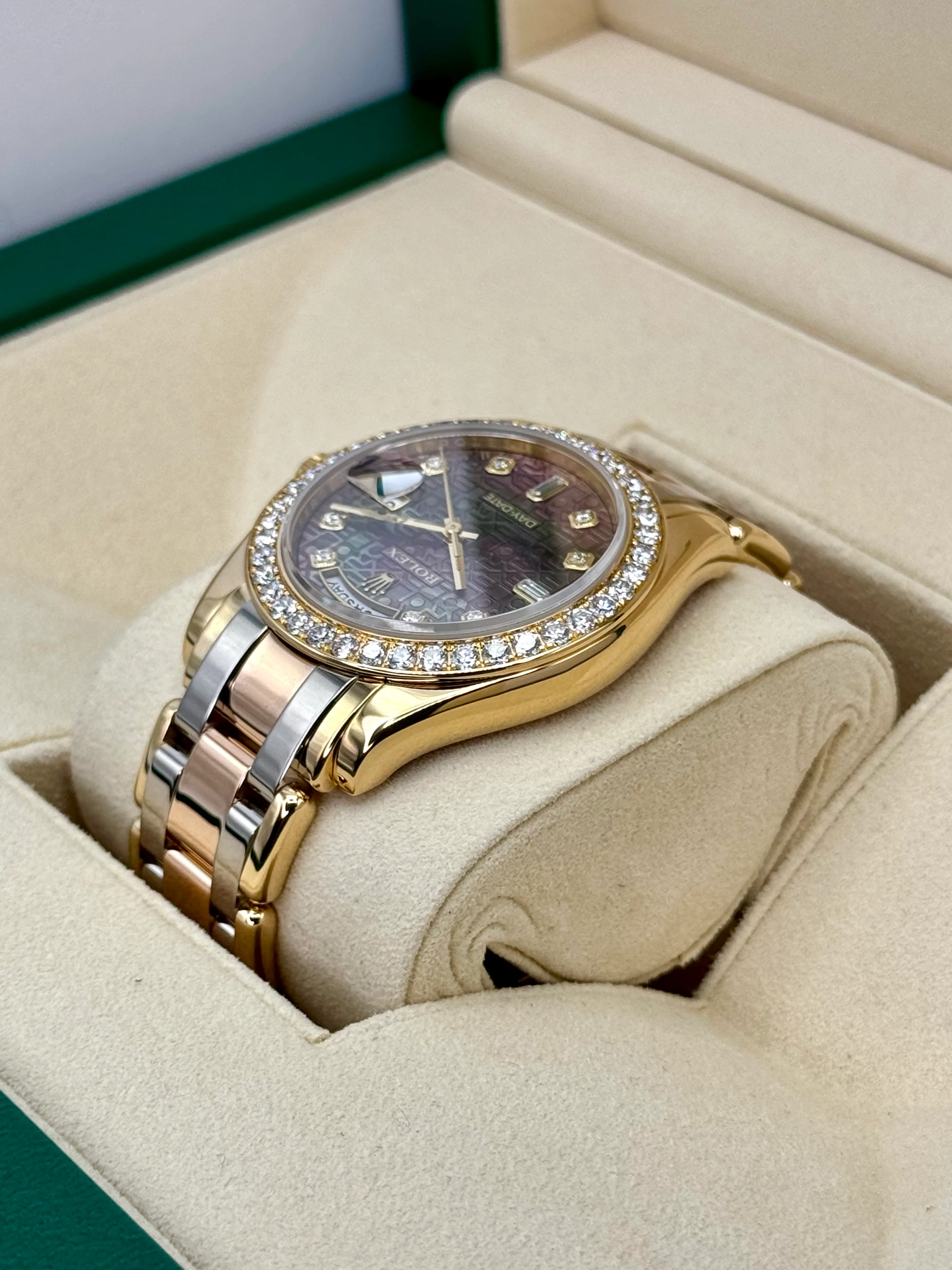 2011 Rolex Day-Date Masterpiece 39mm 18948 Tridor Tahitian Mother of Pearl Dial - Image 8