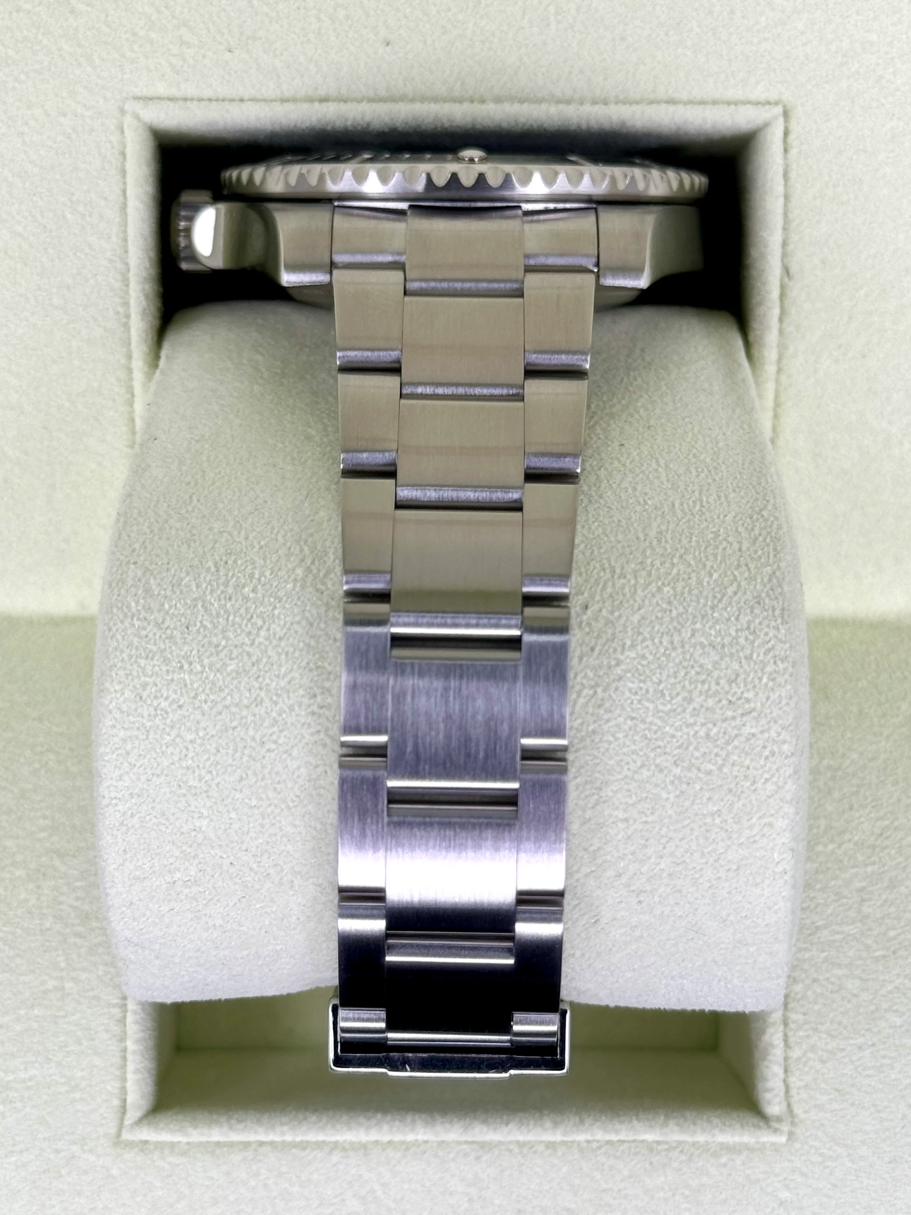 2011 Rolex Submariner 40mm 116610 Stainless Steel Black Dial - Image 4