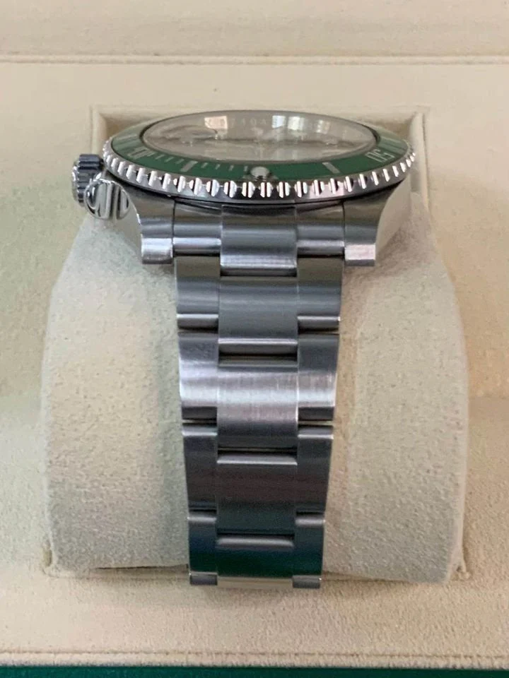 2012 Rolex Submariner "Hulk" 40mm 116610LV Green Dial - Image 3