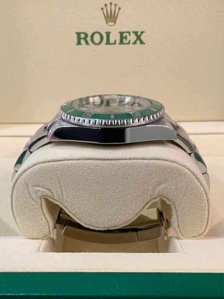 2012 Rolex Submariner "Hulk" 40mm 116610LV Green Dial - Image 6
