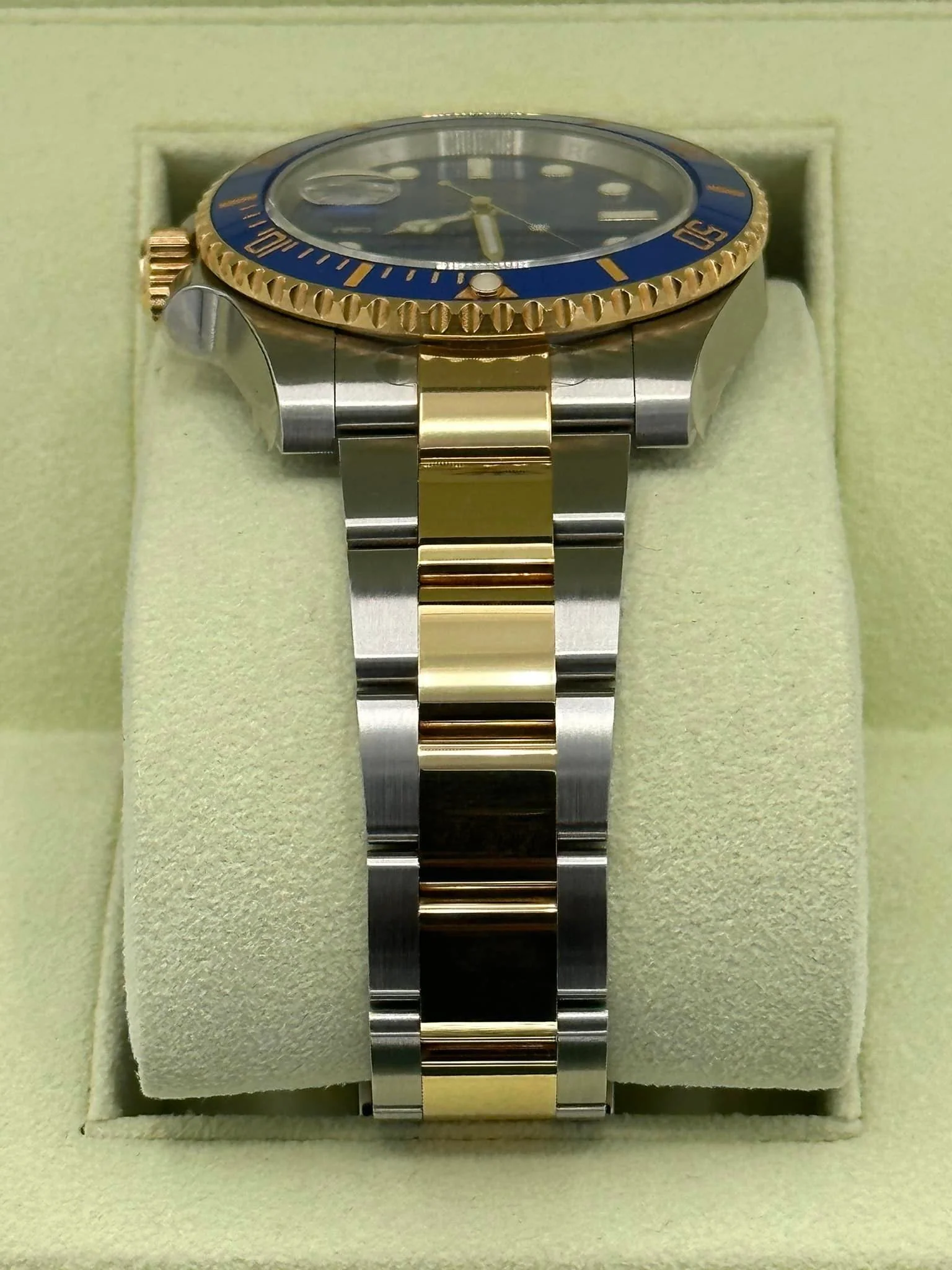NEW OLD STOCK 2012 Rolex Submariner 40mm 116613LB RARE FLAT BLUE DIAL - Image 4