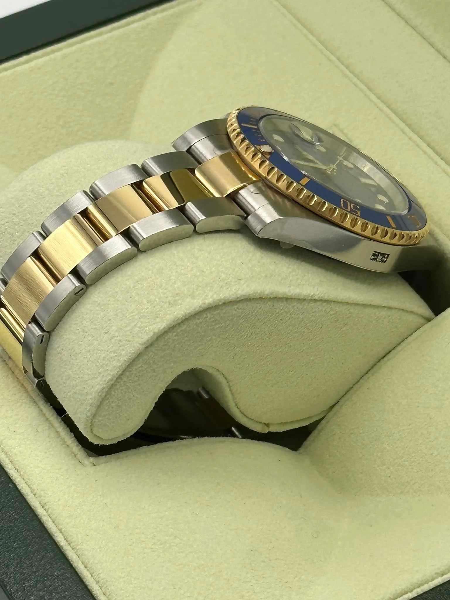 NEW OLD STOCK 2012 Rolex Submariner 40mm 116613LB RARE FLAT BLUE DIAL - Image 7